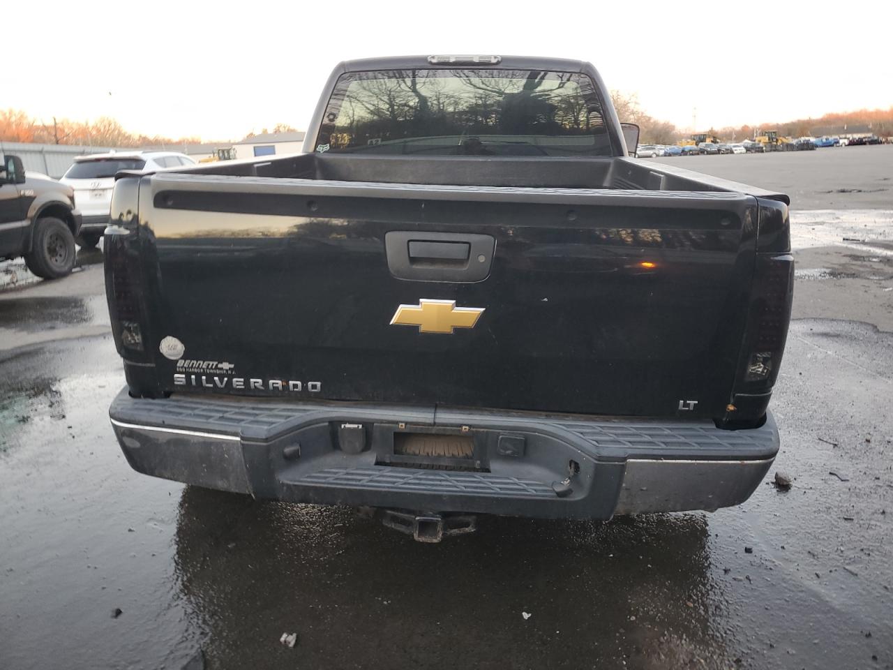 2007 Chevrolet Silverado VIN 2GCEK19JX71659011 Copart auction photo, side / undercarriage damage thumbnail 6