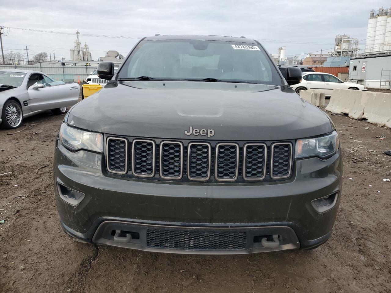 2016 Jeep Grand Cherokee VIN 1C4RJFBG8GC426805 Copart auction photo, vandalism damage thumbnail 5