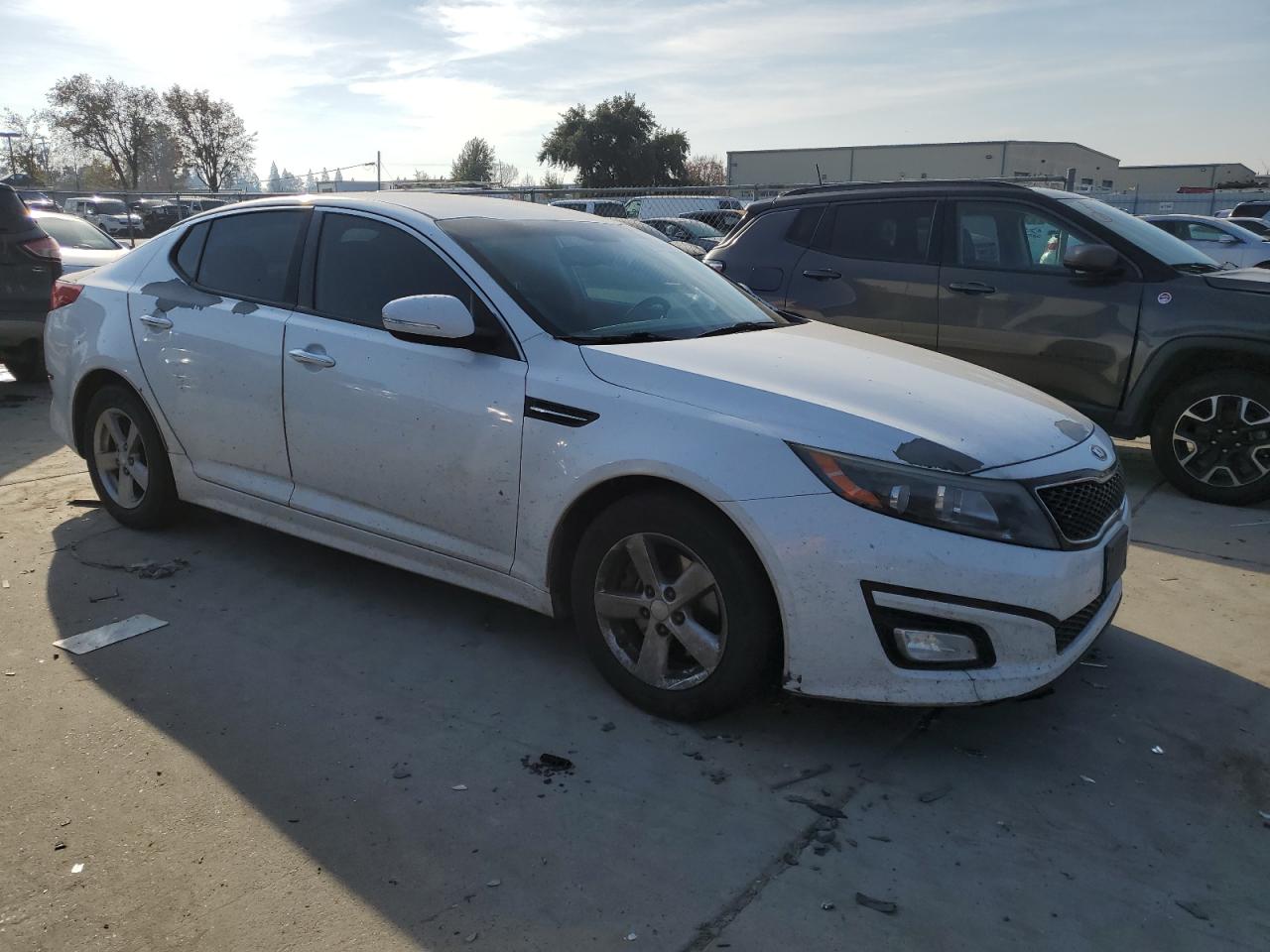 2015 KIA Optima VIN 5XXGM4A74FG352303 Copart auction photo, front end / minor dent/scratches damage thumbnail 4