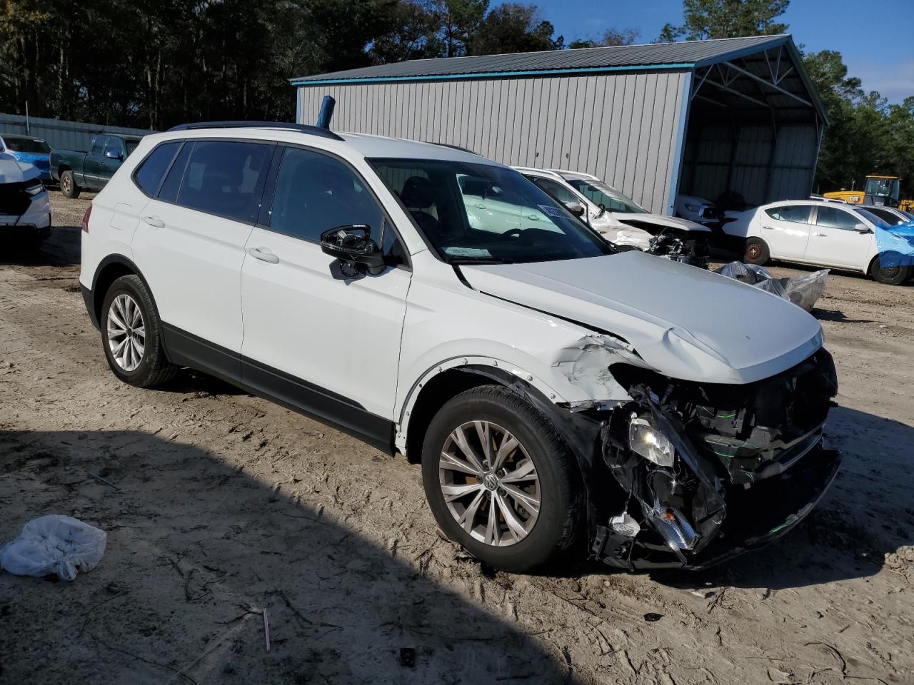 2019 Volkswagen Tiguan VIN 3VV1B7AX3KM032588 Copart auction photo, front end damage thumbnail 4