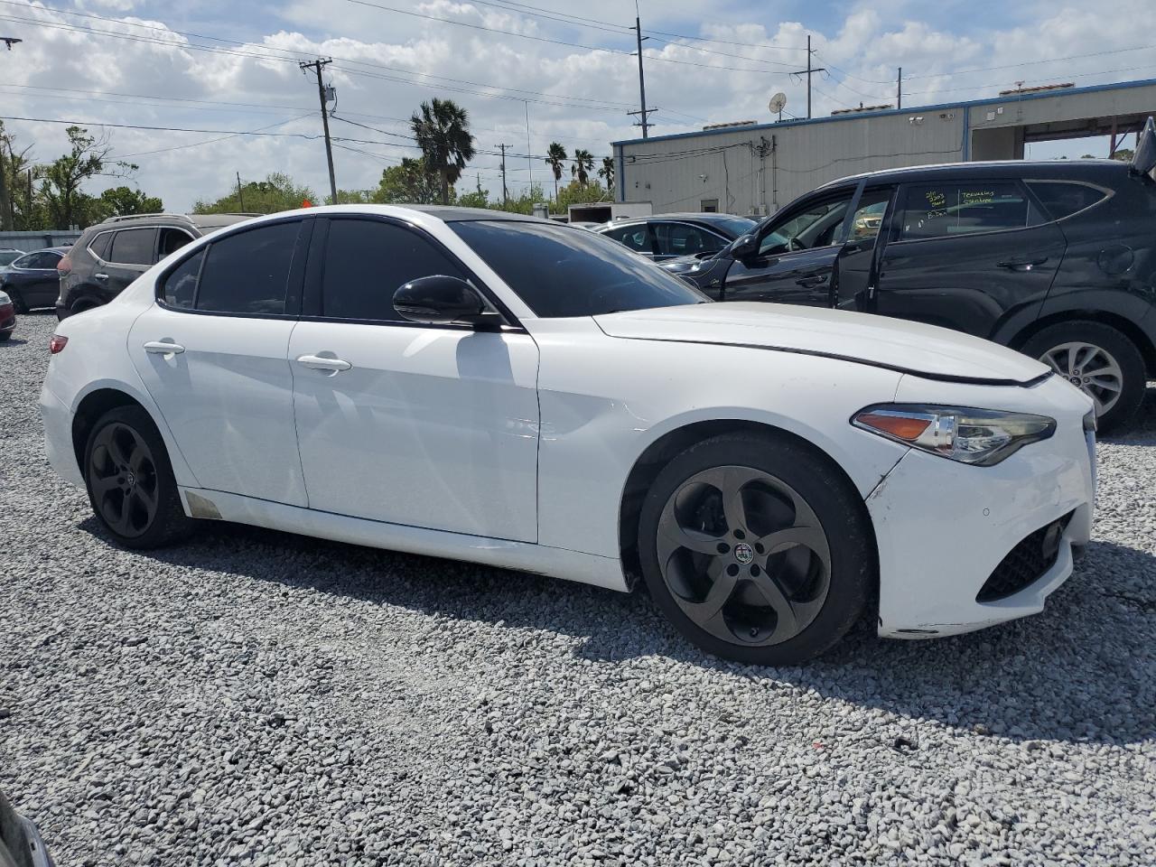 2017 Alfa Romeo Giulia VIN ZARFAEDNXH7538014 Copart auction photo, front end damage thumbnail 4
