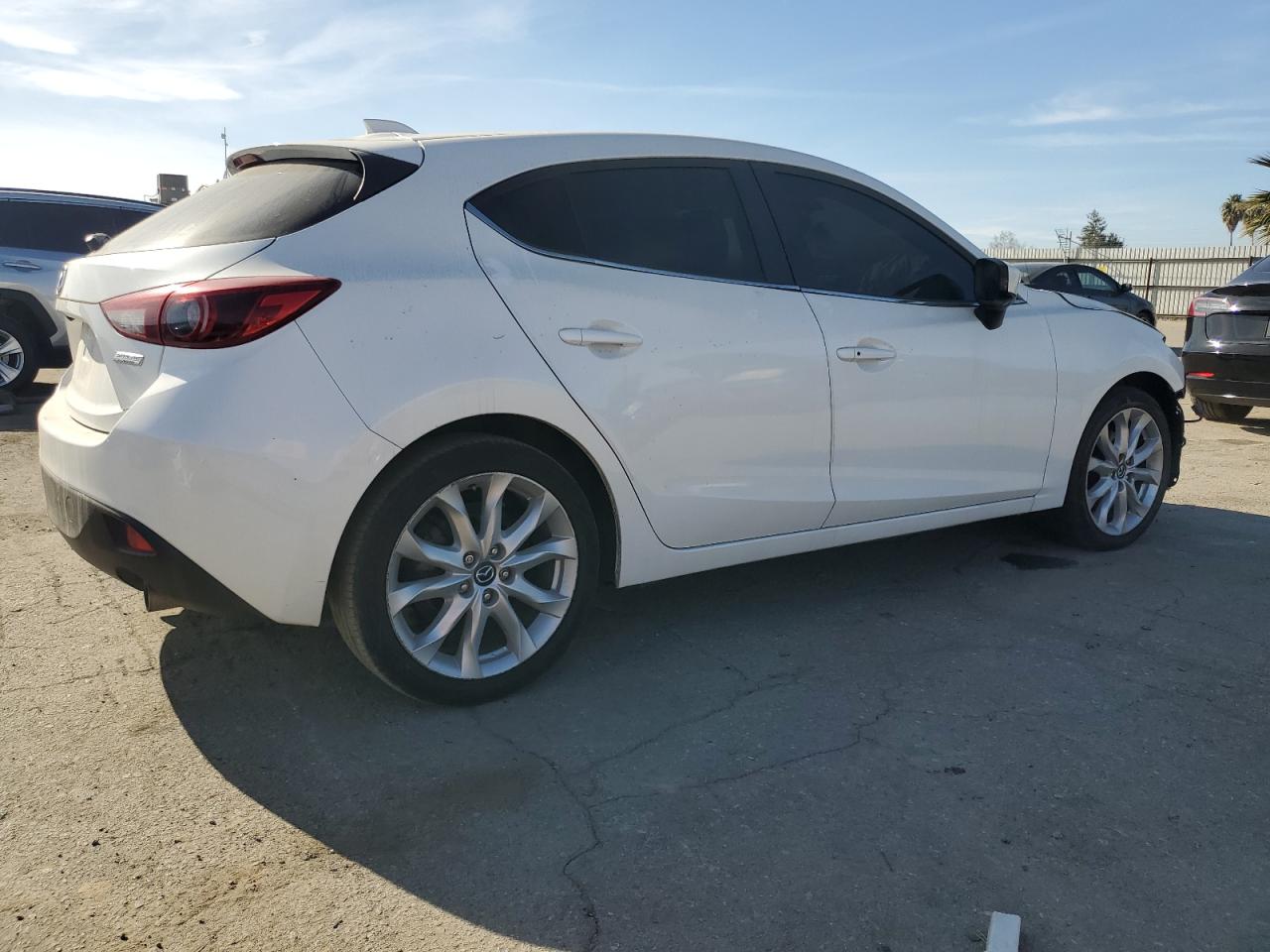 2015 Mazda 3 VIN JM1BM1M3XF1263185 Copart auction photo, front end / minor dent/scratches damage thumbnail 3