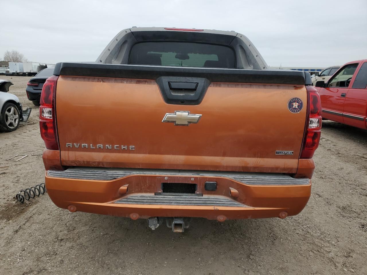 2007 Chevrolet Avalanche VIN 3GNEC12057G301960 Copart auction photo, front end / minor dent/scratches damage thumbnail 6