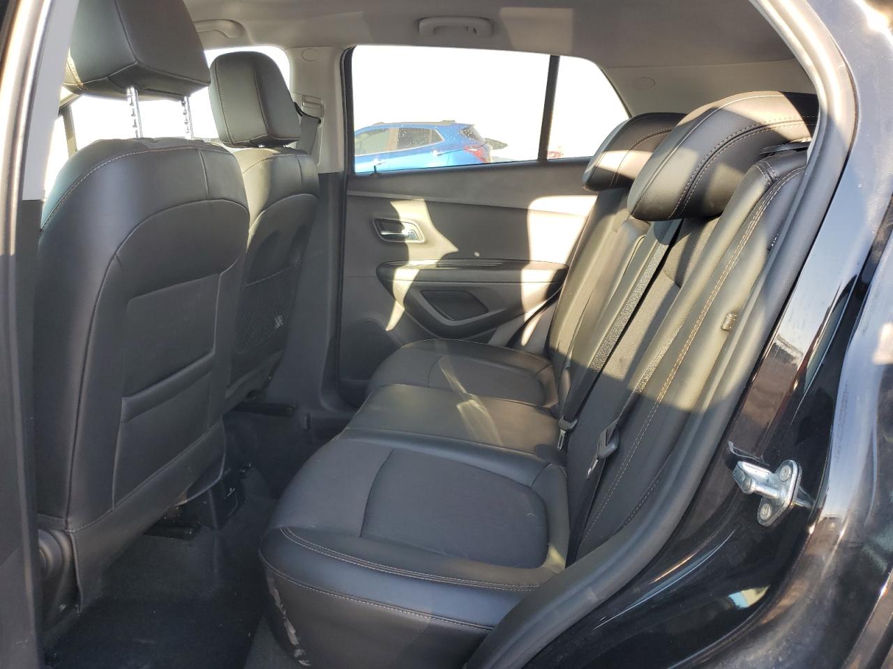 2018 Chevrolet Trax VIN 3GNCJPSBXJL243733 Copart auction photo, side / rear end damage thumbnail 10