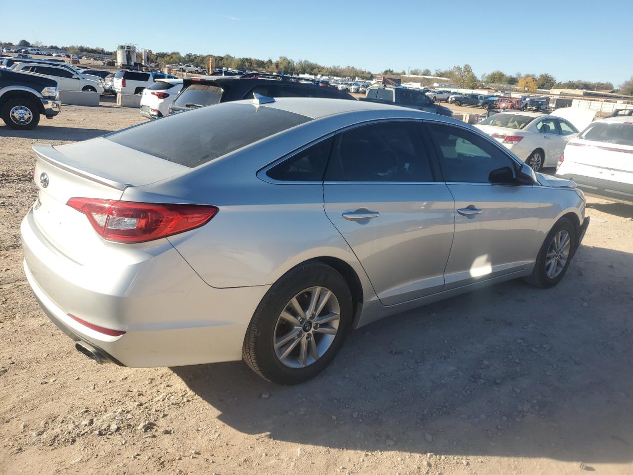 2017 Hyundai Sonata VIN 5NPE24AF6HH589502 Copart auction photo, front end / minor dent/scratches damage thumbnail 3