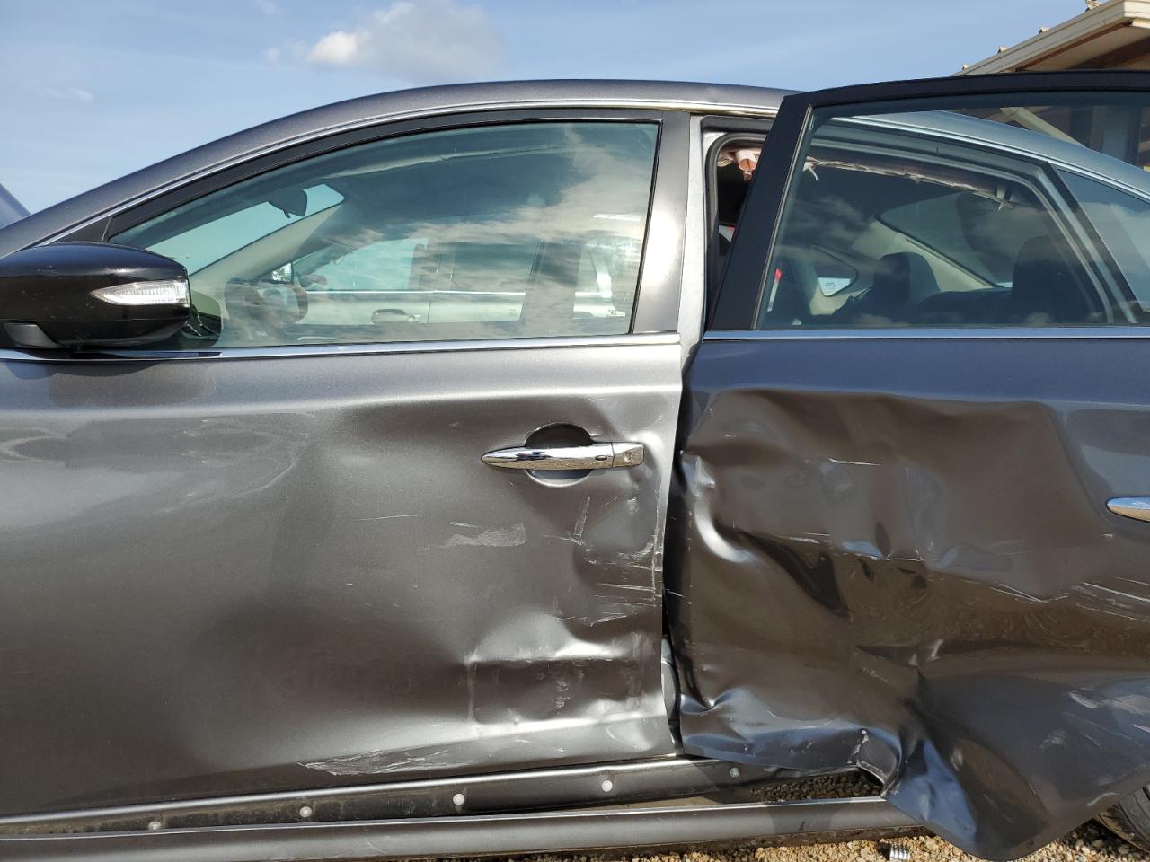 2018 Nissan Sentra VIN 3N1AB7AP7JY233404 Copart auction photo, side damage thumbnail 7