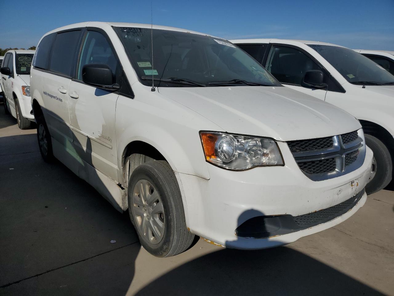 2017 Dodge Caravan VIN 2C4RDGBG5HR768041 Copart auction photo, minor dent/scratches damage thumbnail 4