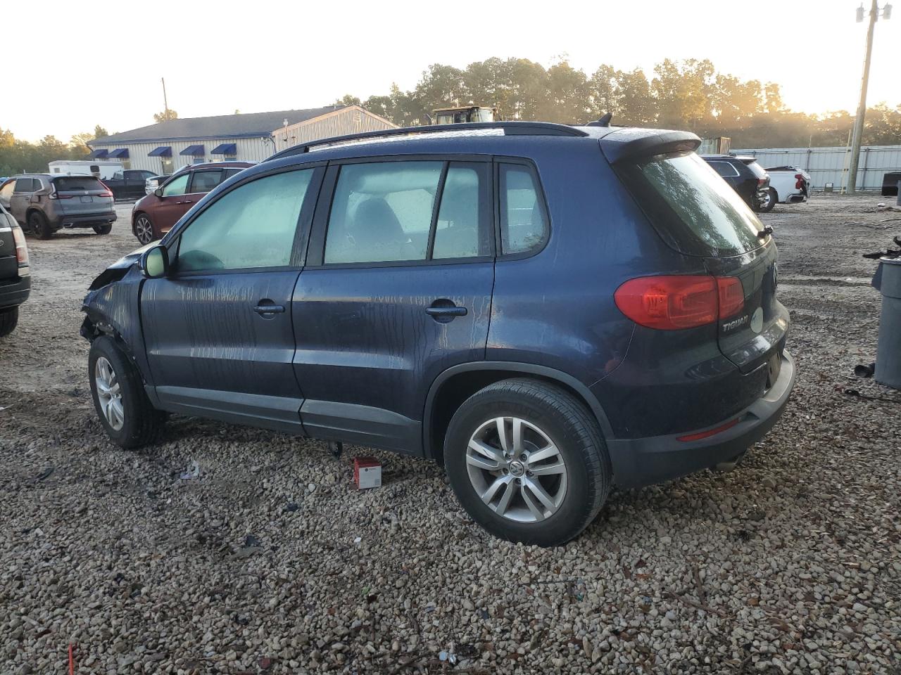 2015 Volkswagen Tiguan VIN WVGAV7AX2FW605679 Copart auction photo, front end damage thumbnail 2