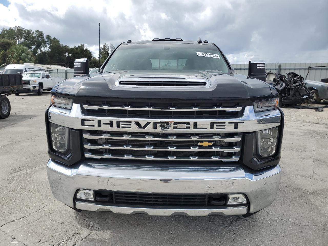 2022 Chevrolet Silverado VIN 1GC4YUEY9NF205370 Copart auction photo, water/flood damage thumbnail 5