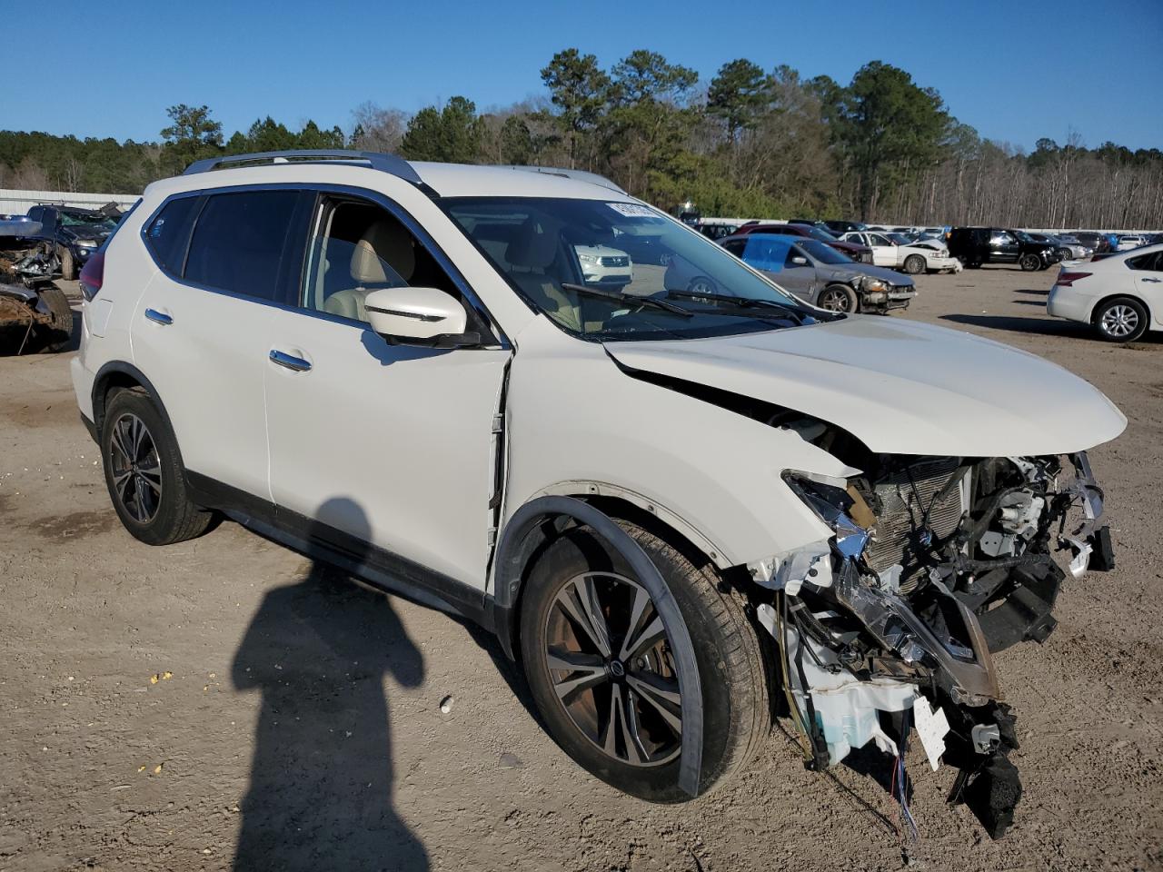 2020 Nissan Rogue VIN JN8AT2MT9LW017431 Copart auction photo, front end damage thumbnail 4