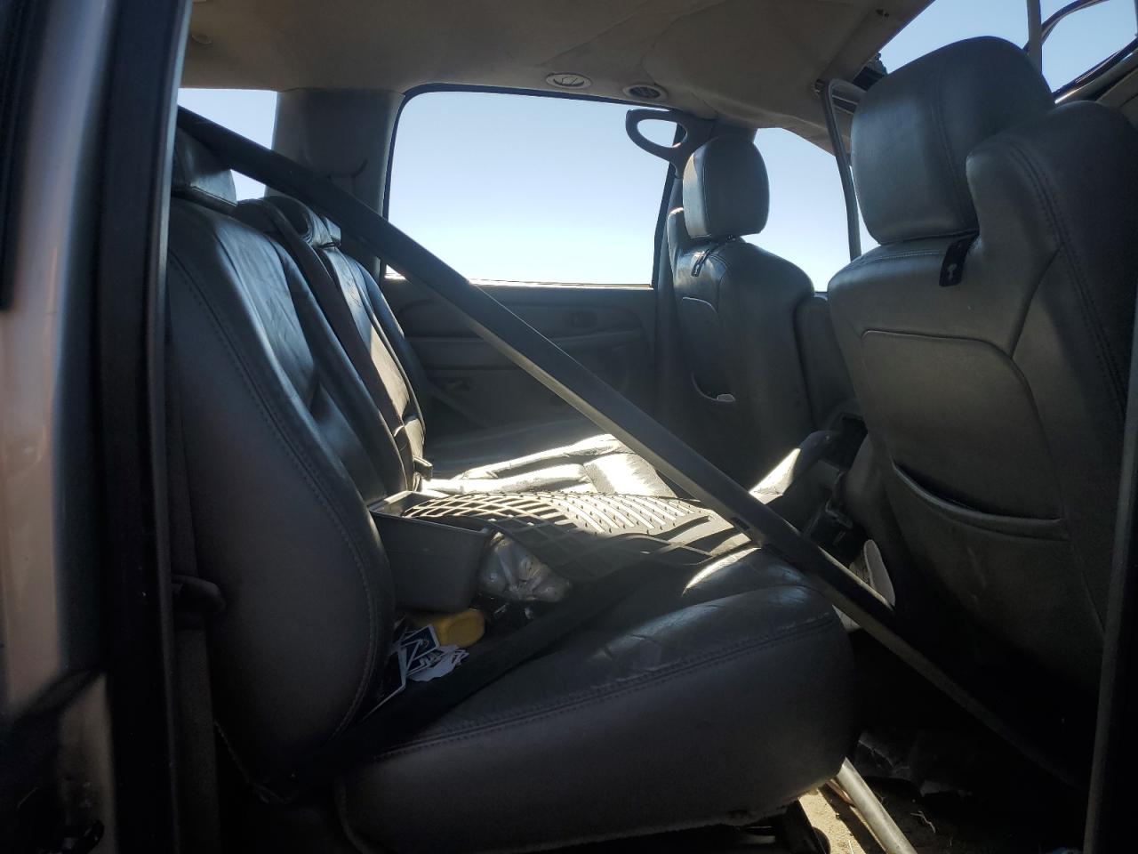 2004 Chevrolet Suburban VIN 3GNFK16T84G138535 Copart auction photo, all over damage thumbnail 11