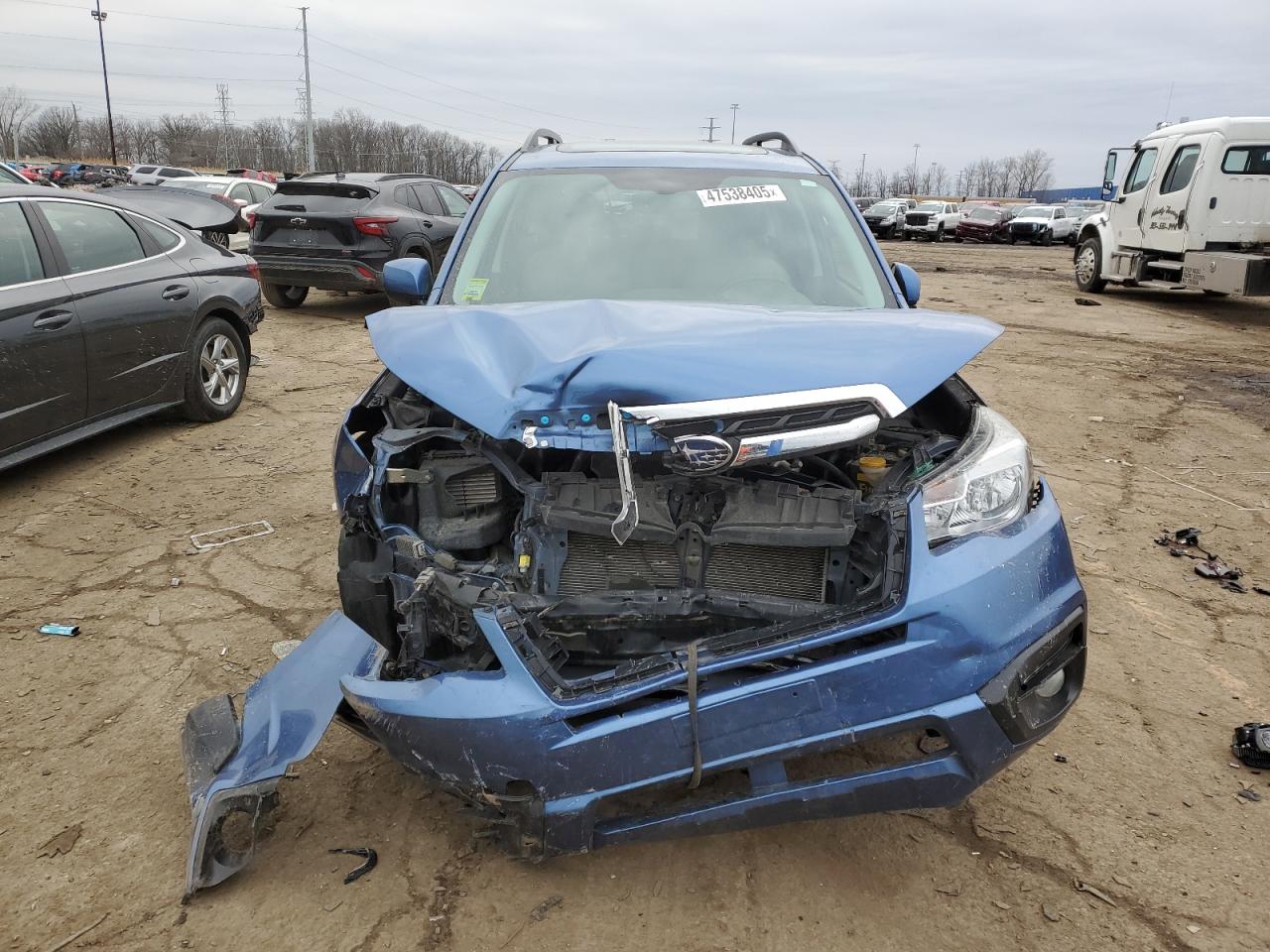 2017 Subaru Forester VIN JF2SJALC7HH577351 Copart auction photo, front end damage thumbnail 5
