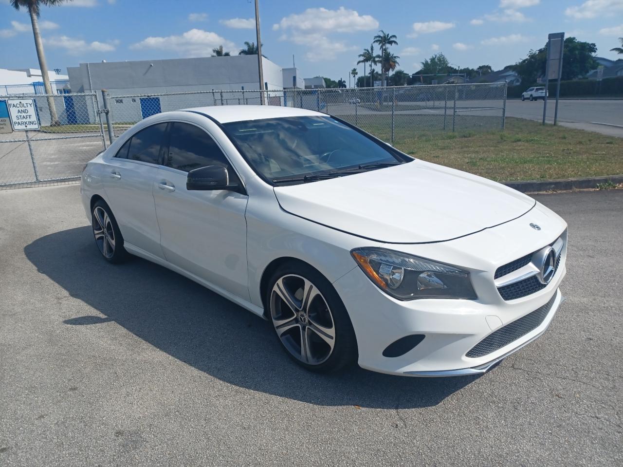 2018 Mercedes-Benz CLA-klasse VIN WDDSJ4EB7JN648713