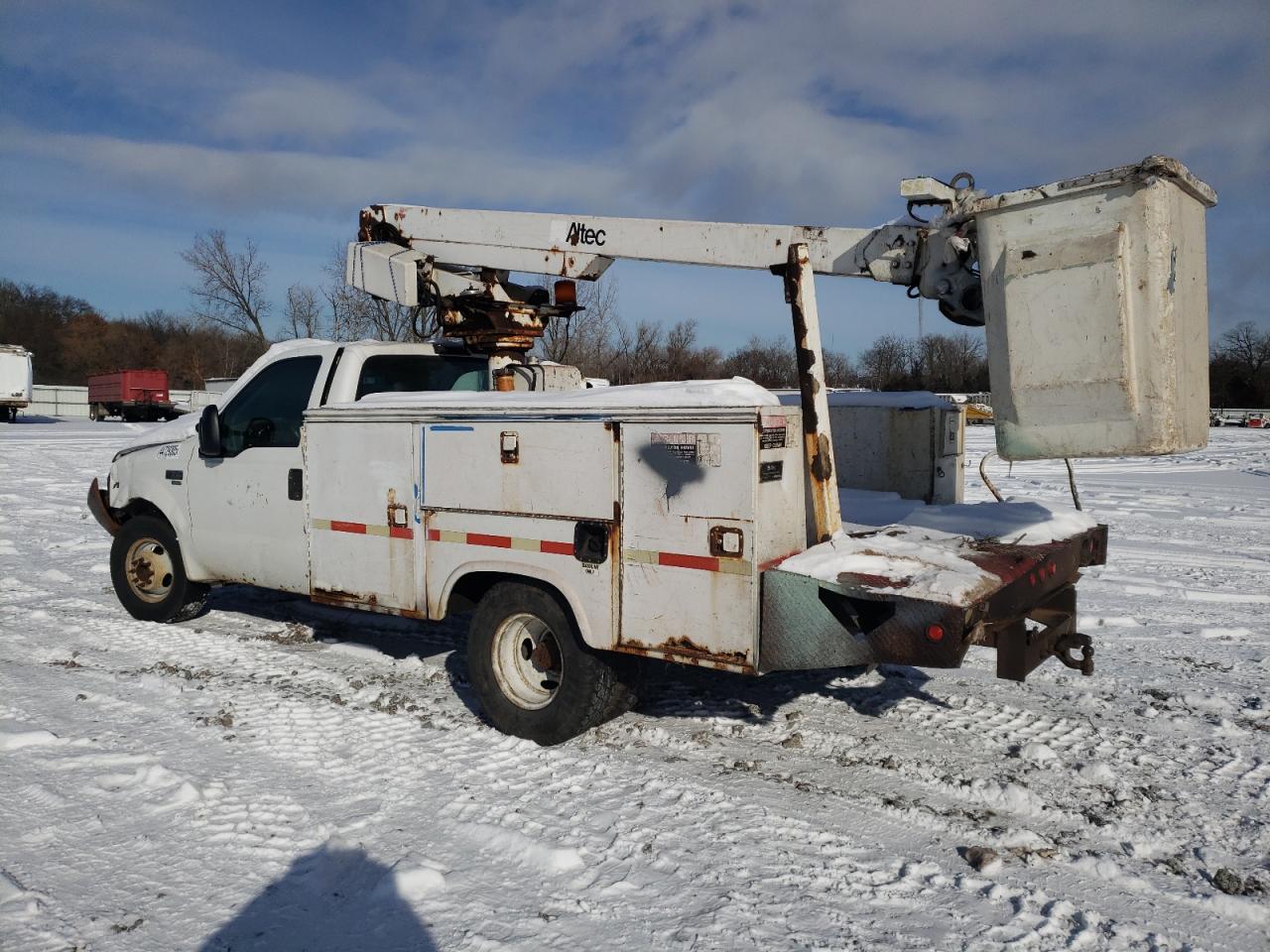 2000 Ford F350 VIN 1FDWF36L9YEC96819 Copart auction photo, front end damage thumbnail 2