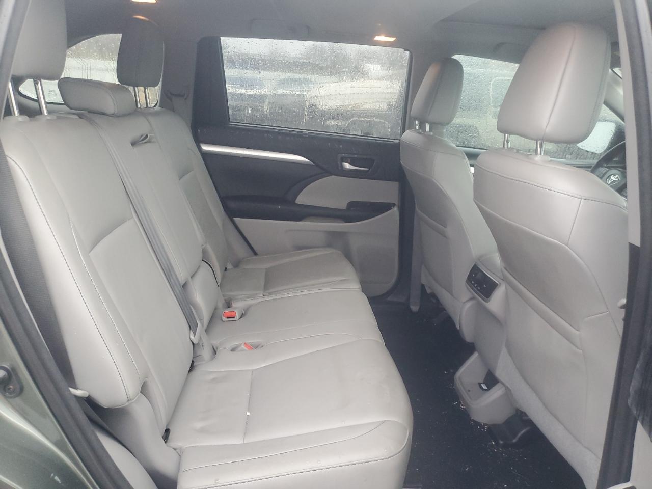 2018 Toyota Highlander VIN 5TDKZRFH9JS268284 Copart auction photo, side / minor dent/scratches damage thumbnail 11
