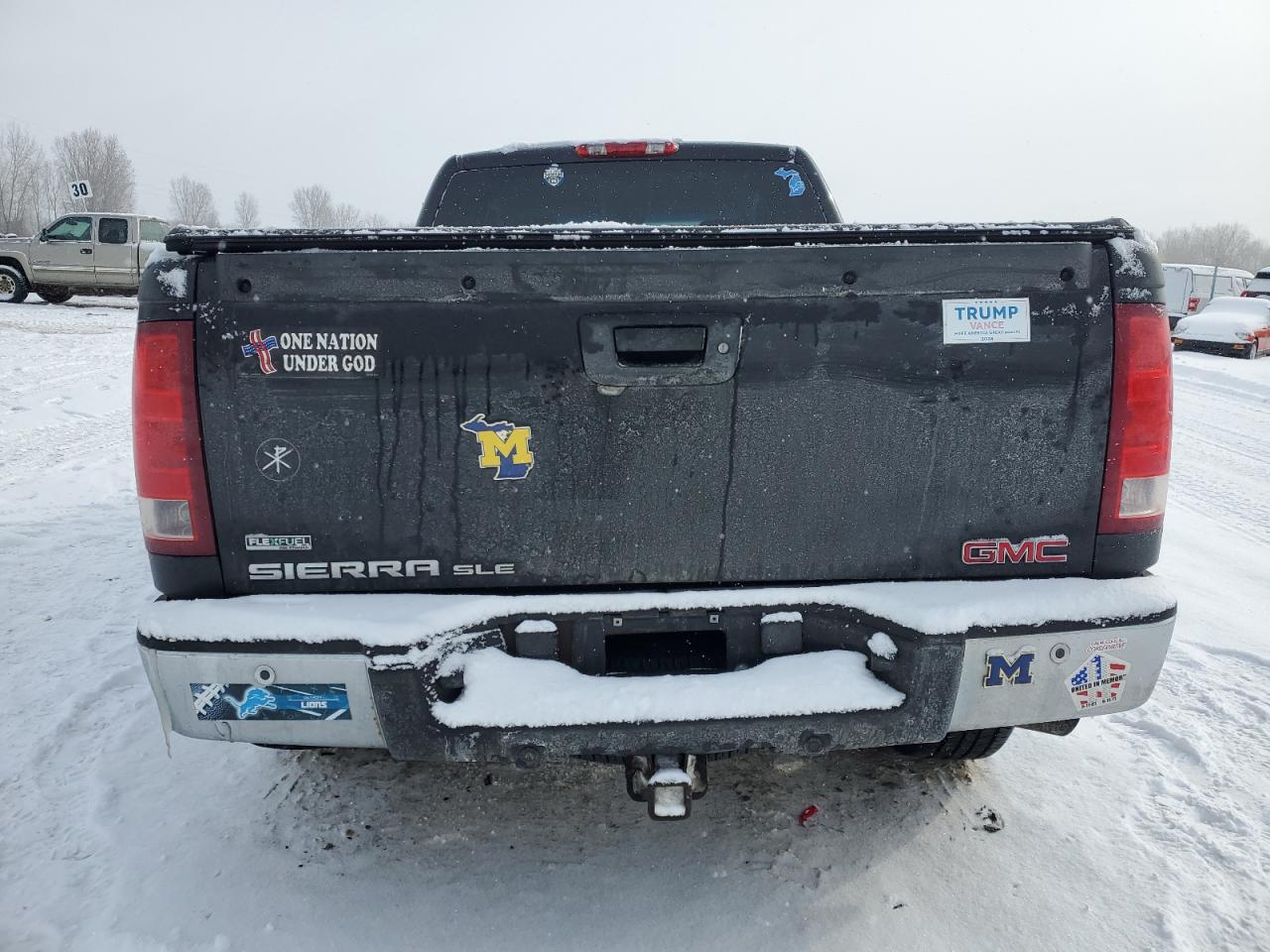 2011 GMC Sierra VIN 1GTR2VE3XBZ147037 Copart auction photo, front end / mechanical damage thumbnail 6