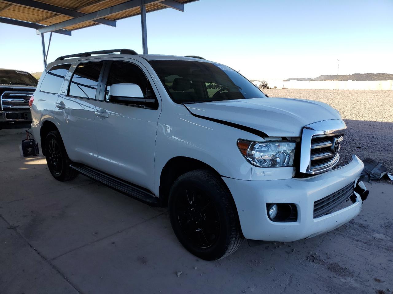 2015 Toyota Sequoia VIN 5TDZY5G13FS058038 Copart auction photo, front end damage thumbnail 4