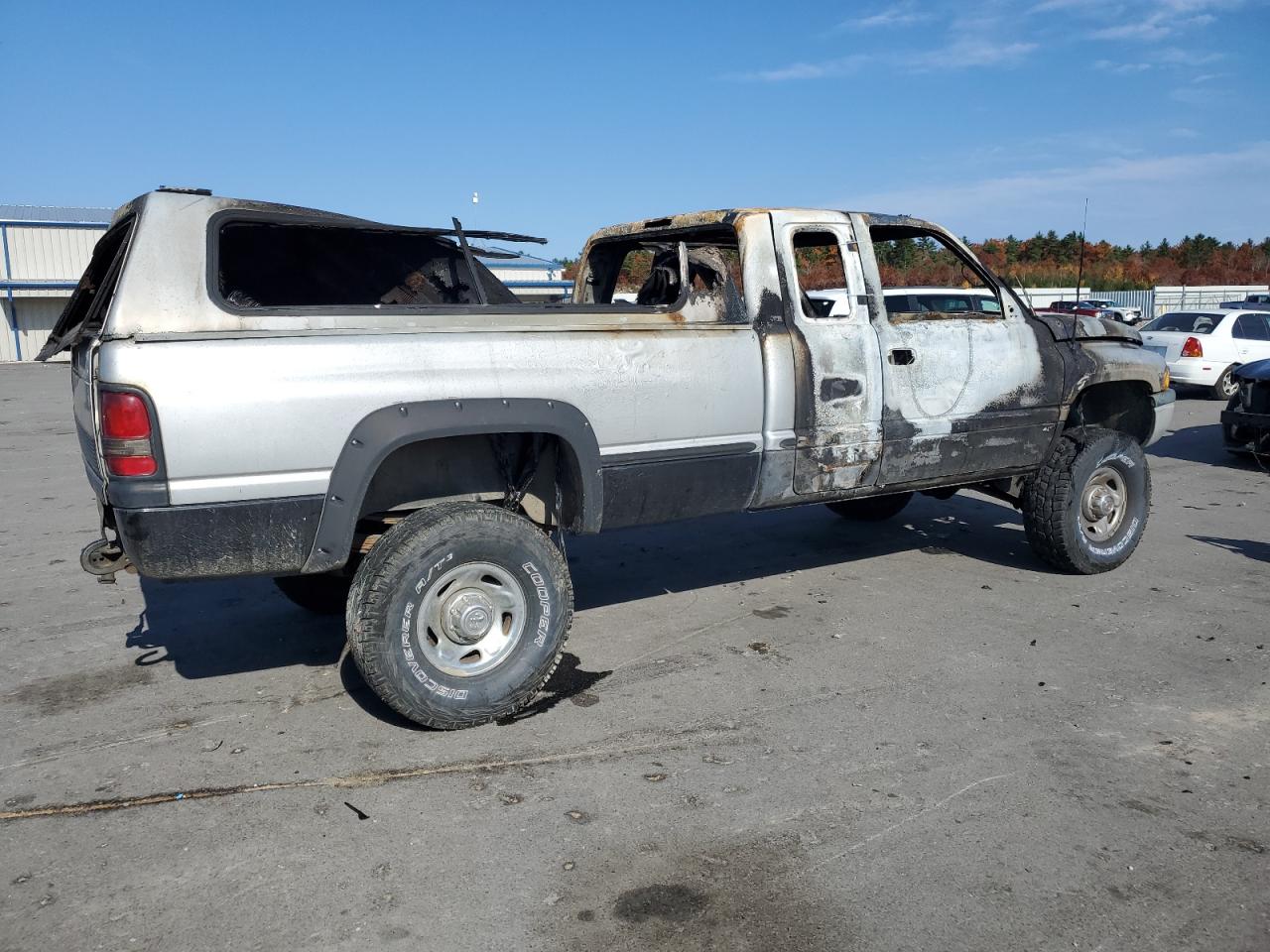 1998 Dodge RAM VIN 1B7KF2365WJ215346 Copart auction photo, burn damage thumbnail 3