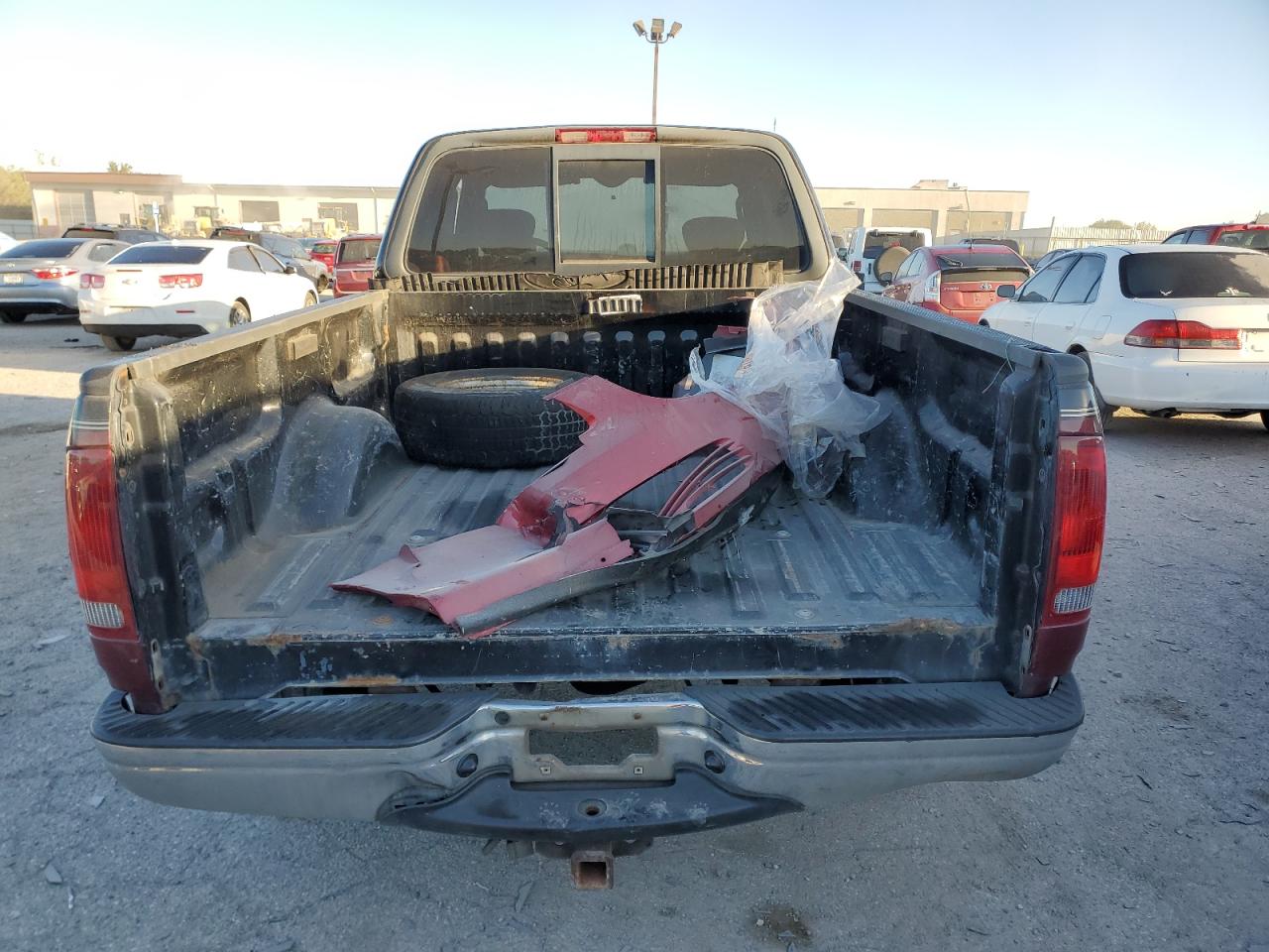 2003 Ford F-150 VIN 1FTRX18L13NA98843 Copart auction photo, rear end / minor dent/scratches damage thumbnail 6