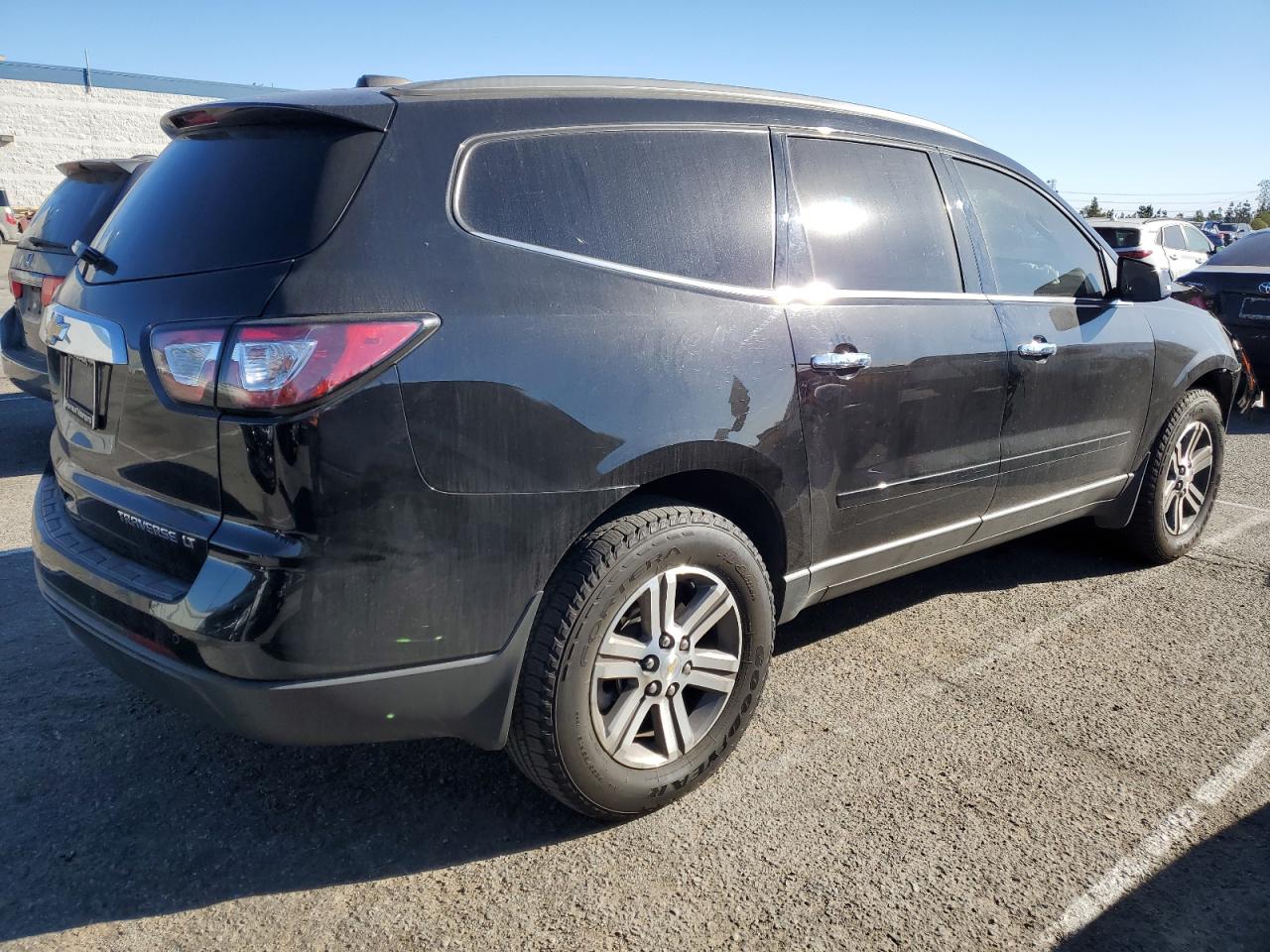 2016 Chevrolet Traverse VIN 1GNKRHKD9GJ140685 Copart auction photo, front end damage thumbnail 3