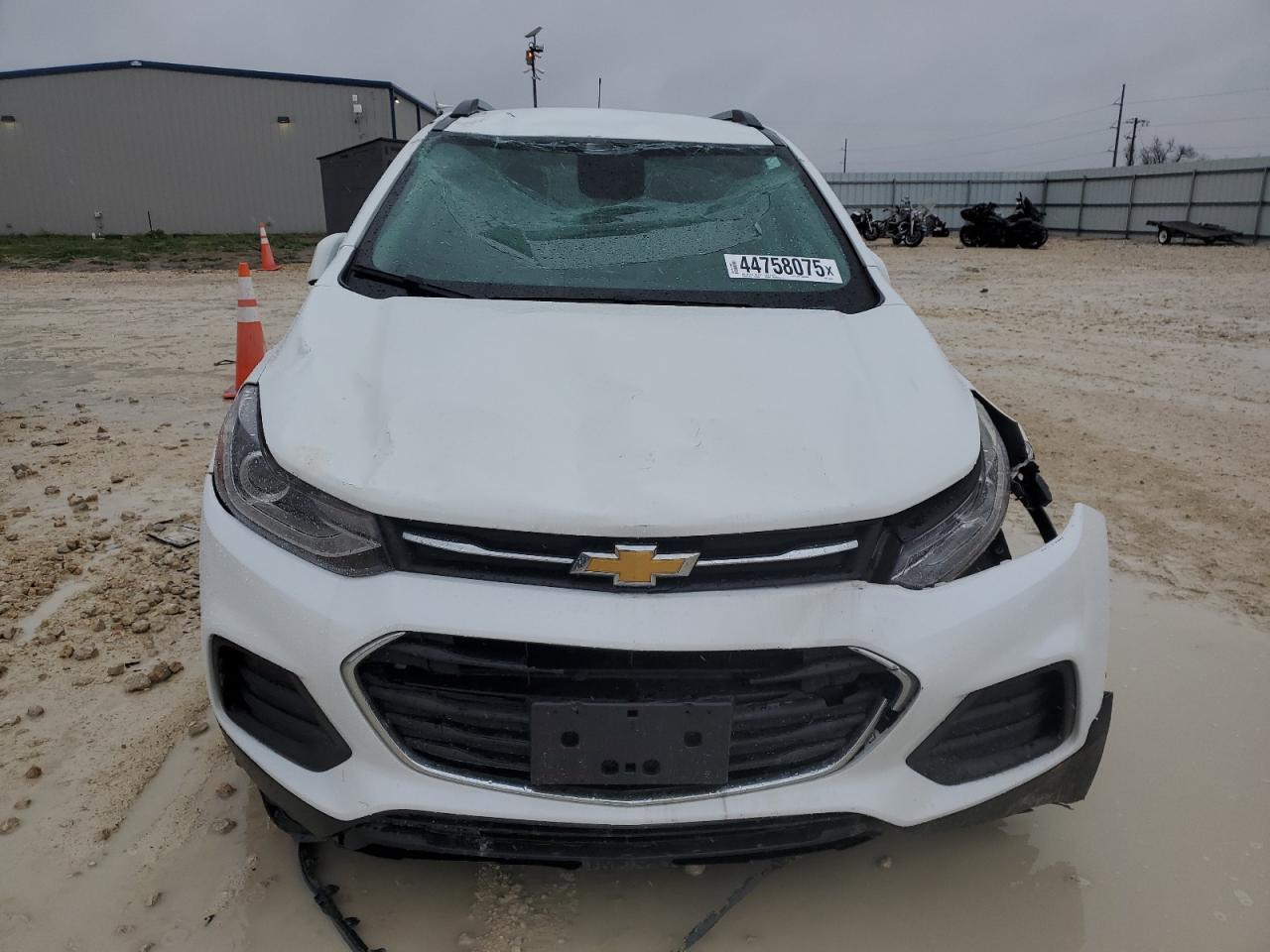 2019 Chevrolet Trax VIN 3GNCJLSB1KL330401 Copart auction photo, frame damage / side damage thumbnail 5
