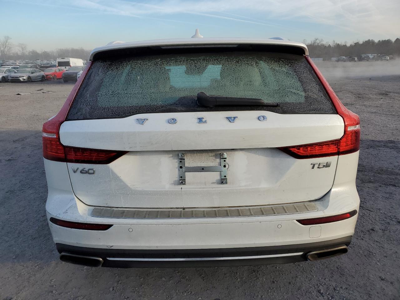 2020 Volvo V60 VIN YV1102EL3L2354780 Copart auction photo, front end / minor dent/scratches damage thumbnail 6