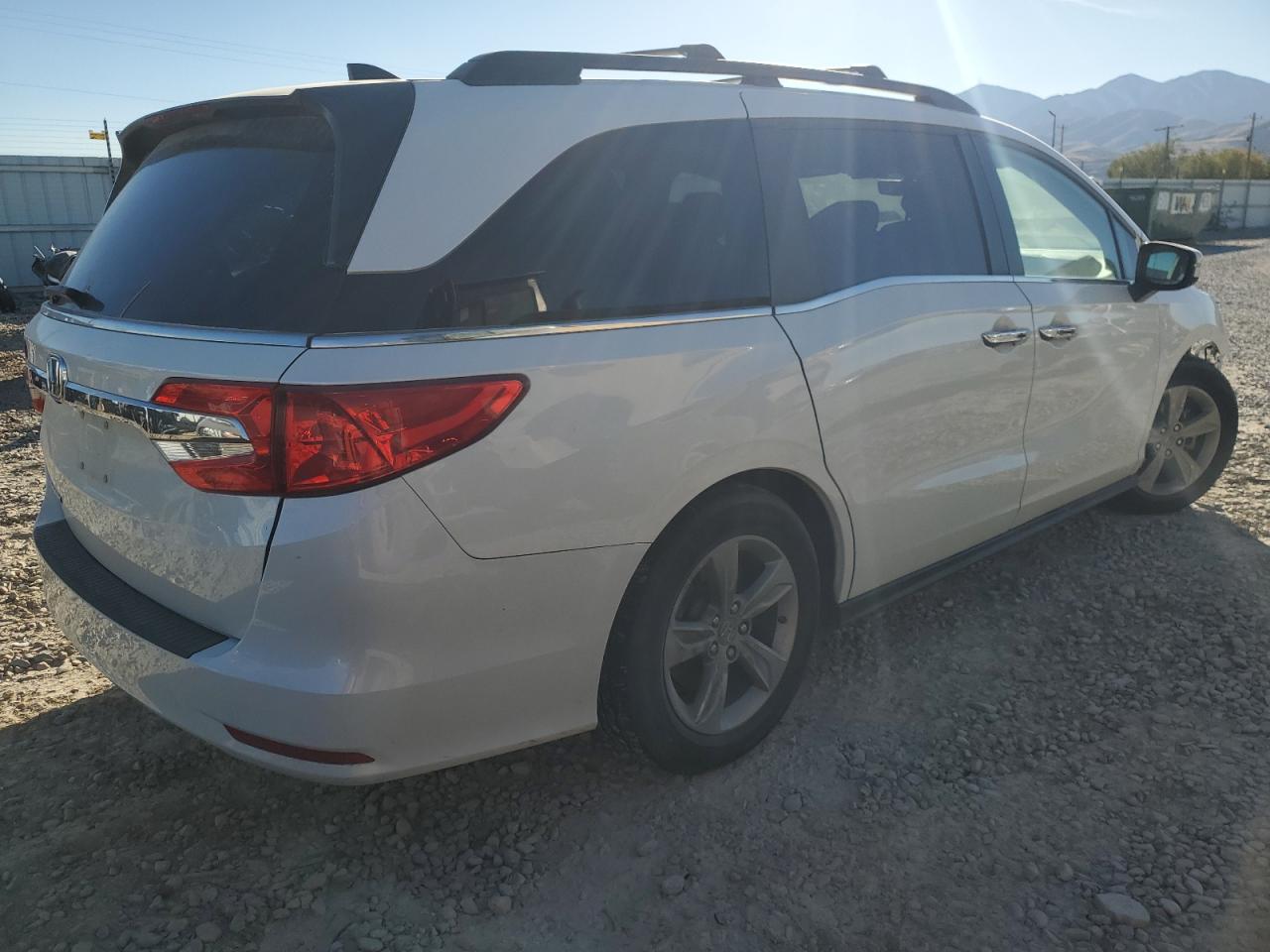 2020 Honda Odyssey VIN 5FNRL6H73LB042753 Copart auction photo, front end damage thumbnail 3