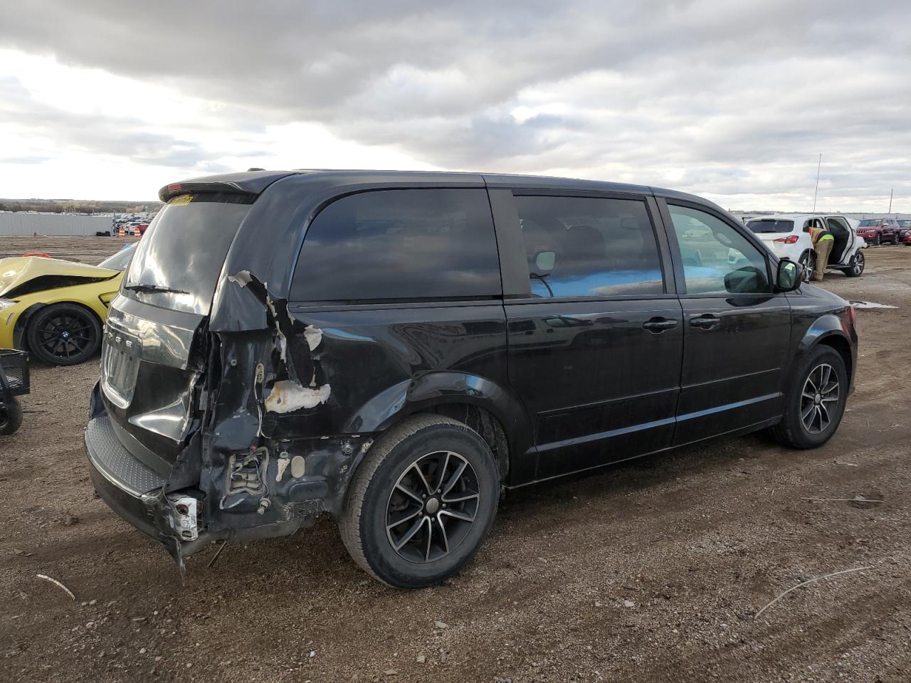 2017 Dodge Caravan VIN 2C4RDGBG7HR636849 Copart auction photo, hail damage thumbnail 3