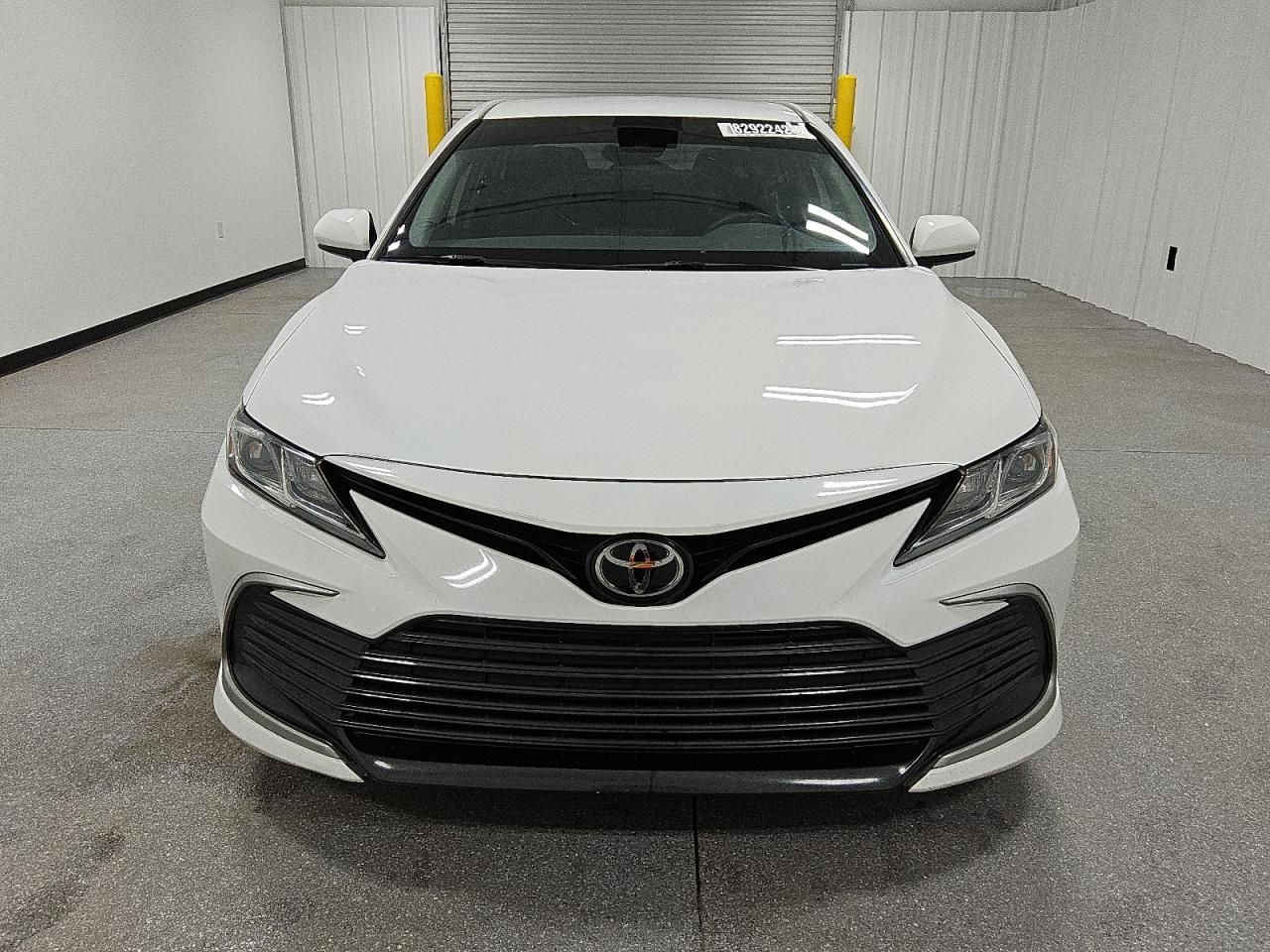 2022 Toyota Camry VIN 4T1C11AK7NU688025 Copart auction photo, minor dent/scratches damage thumbnail 5