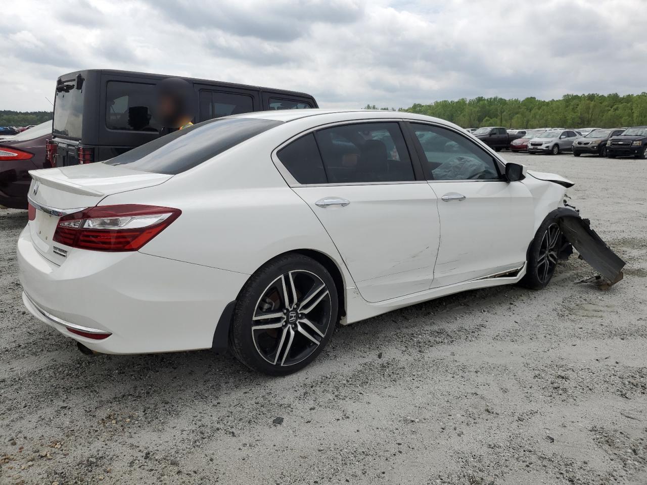 2017 Honda Accord VIN 1HGCR2F11HA021610 Copart auction photo, front end damage thumbnail 4