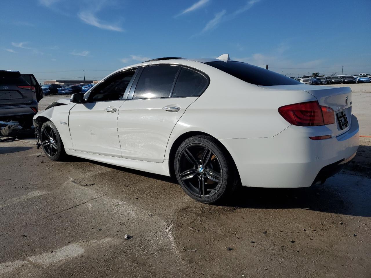 2013 BMW 5er VIN WBAFR7C53DC821482 Copart auction photo, front end / minor dent/scratches damage thumbnail 2