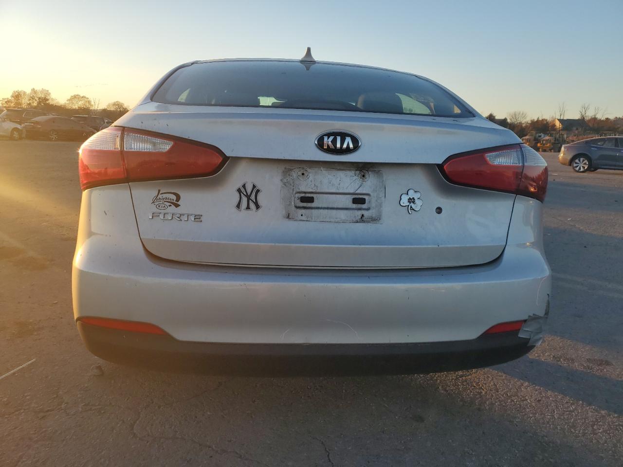 2015 KIA Forte VIN KNAFK4A66F5394062 Copart auction photo, front end / rear end damage thumbnail 6