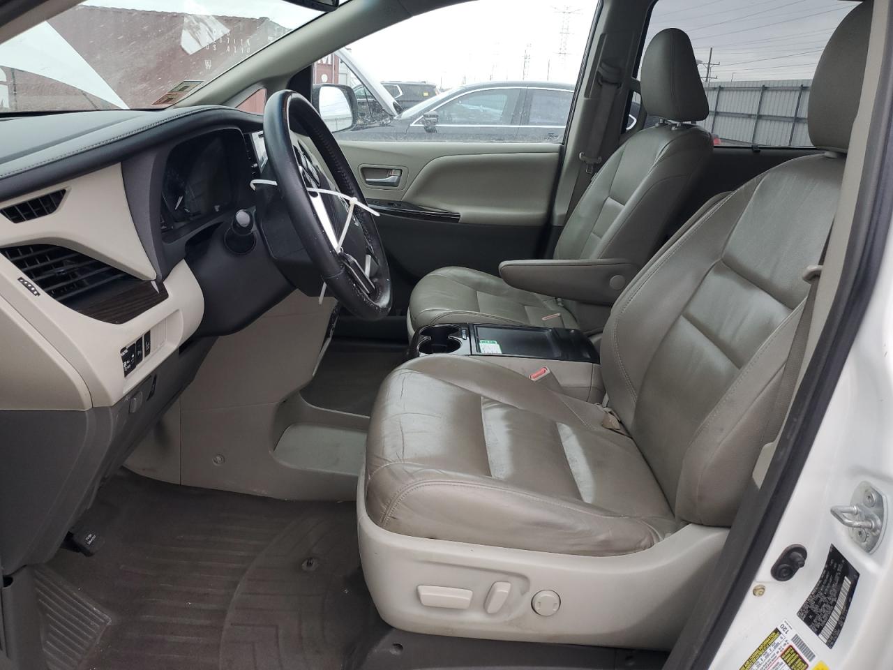 2015 Toyota Sienna VIN 5TDYK3DC7FS657936 Copart auction photo, rear end damage thumbnail 7