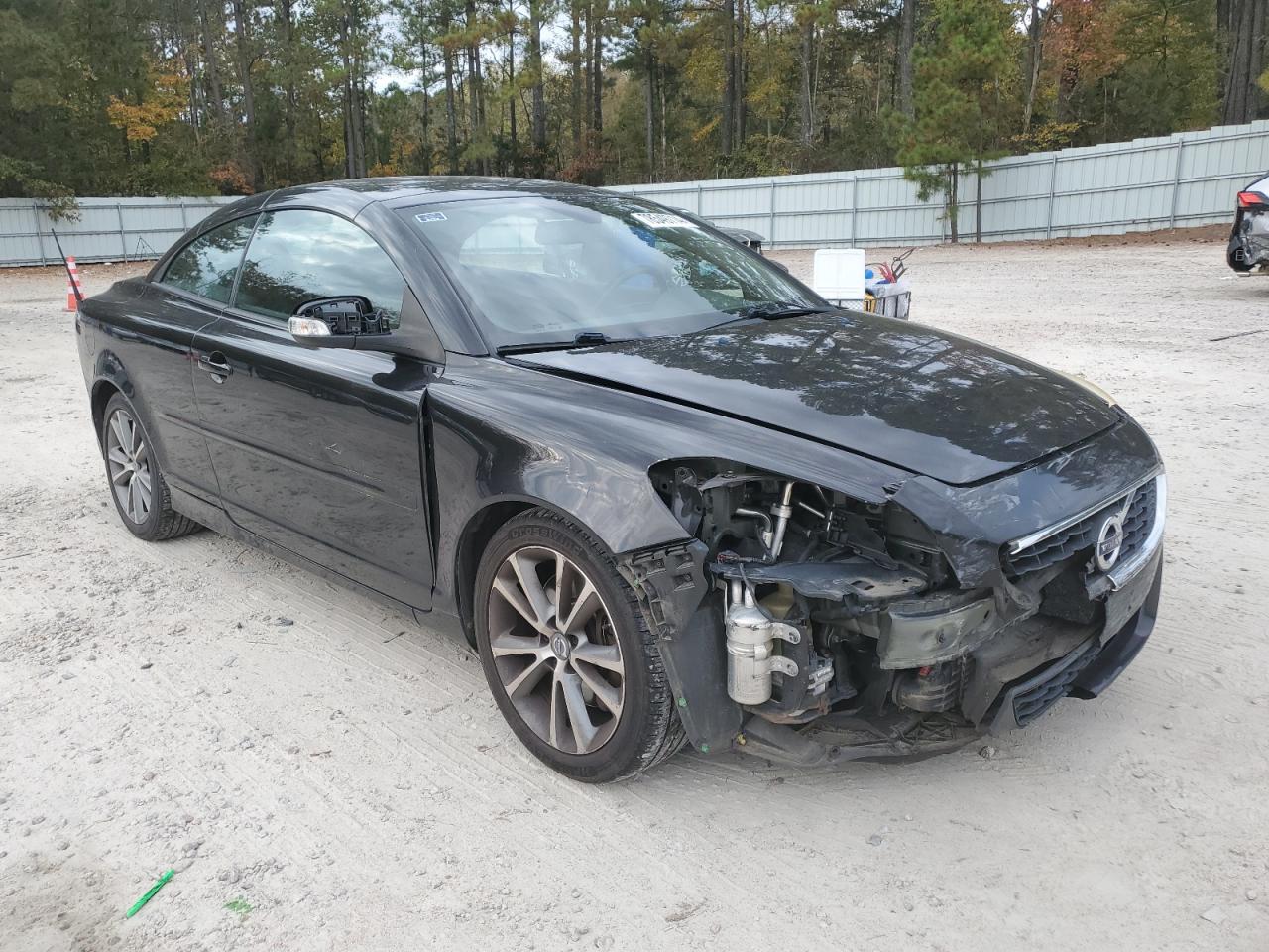 2011 Volvo C70 VIN YV1672MC6BJ118096 Copart auction photo, front end damage thumbnail 4