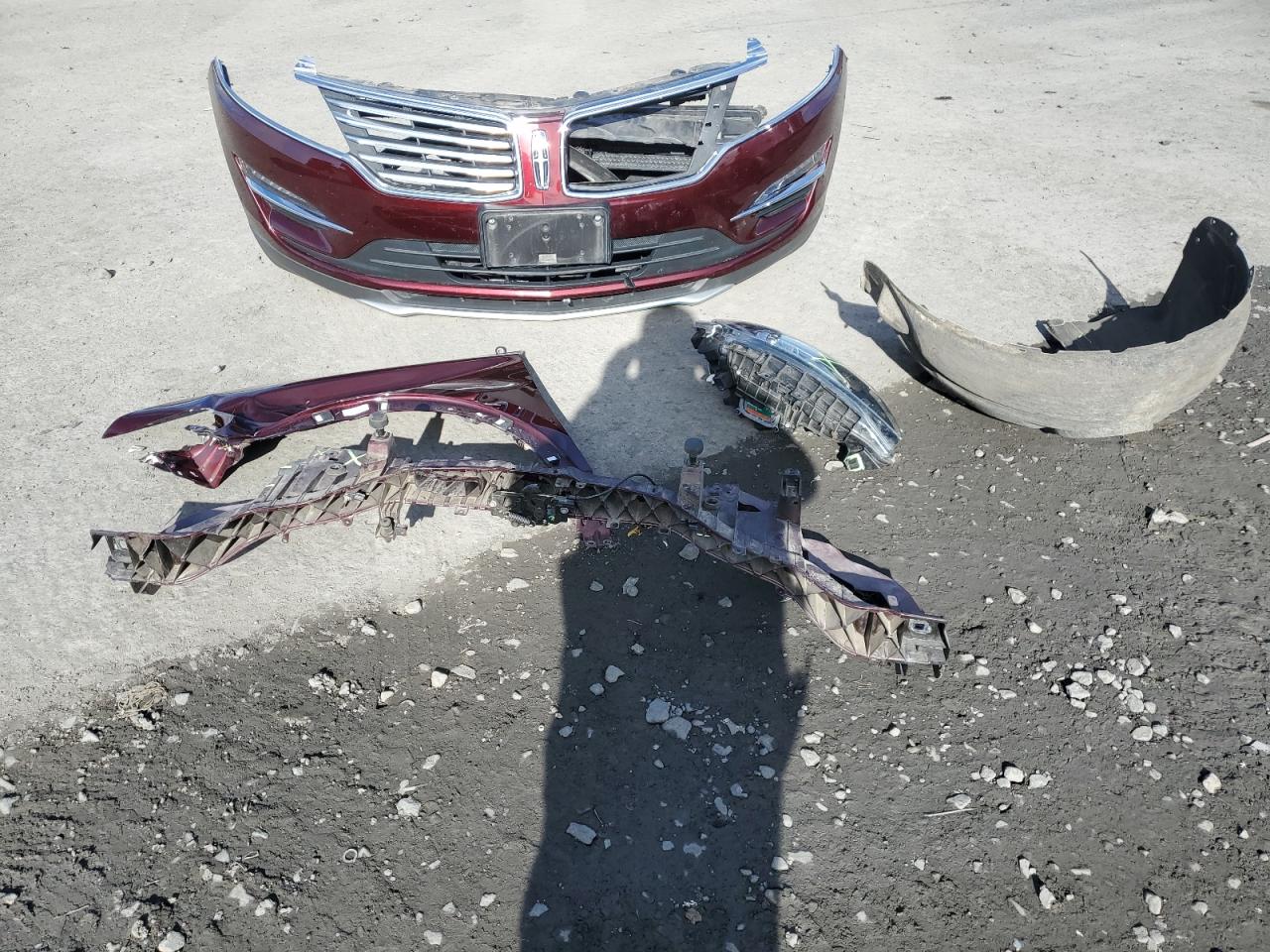 2016 Lincoln MKC VIN 5LMTJ3DH4GUJ00271 Copart auction photo, front end / side damage thumbnail 13
