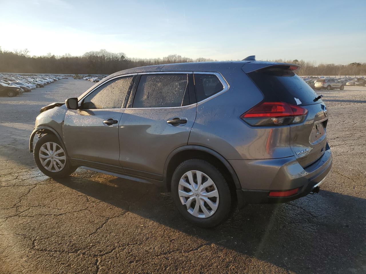 2017 Nissan Rogue VIN JN8AT2MT0HW401332 Copart auction photo, front end damage thumbnail 2