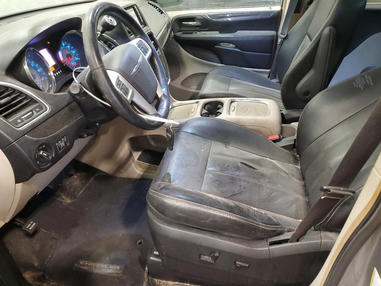 2015 Chrysler Town & Country VIN 2C4RC1CG4FR740212 Copart auction photo, front end damage thumbnail 7