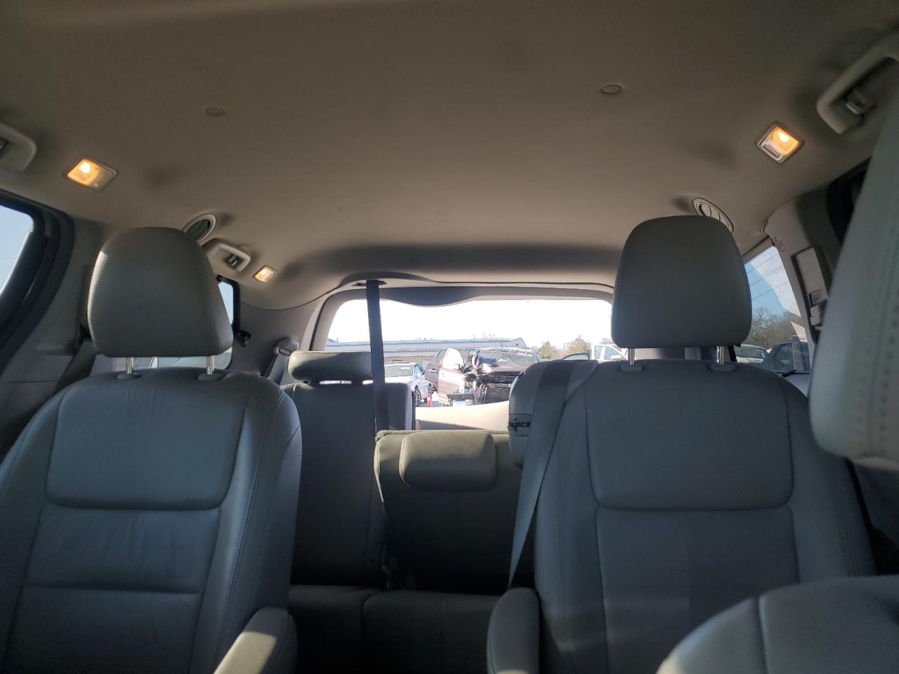 2019 Toyota Sienna VIN 5TDYZ3DC0KS992557 Copart auction photo, rear end damage thumbnail 10