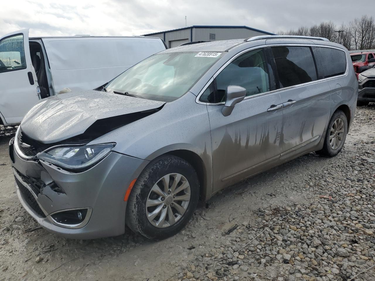 2018 Chrysler Pacifica VIN 2C4RC1BG8JR214062