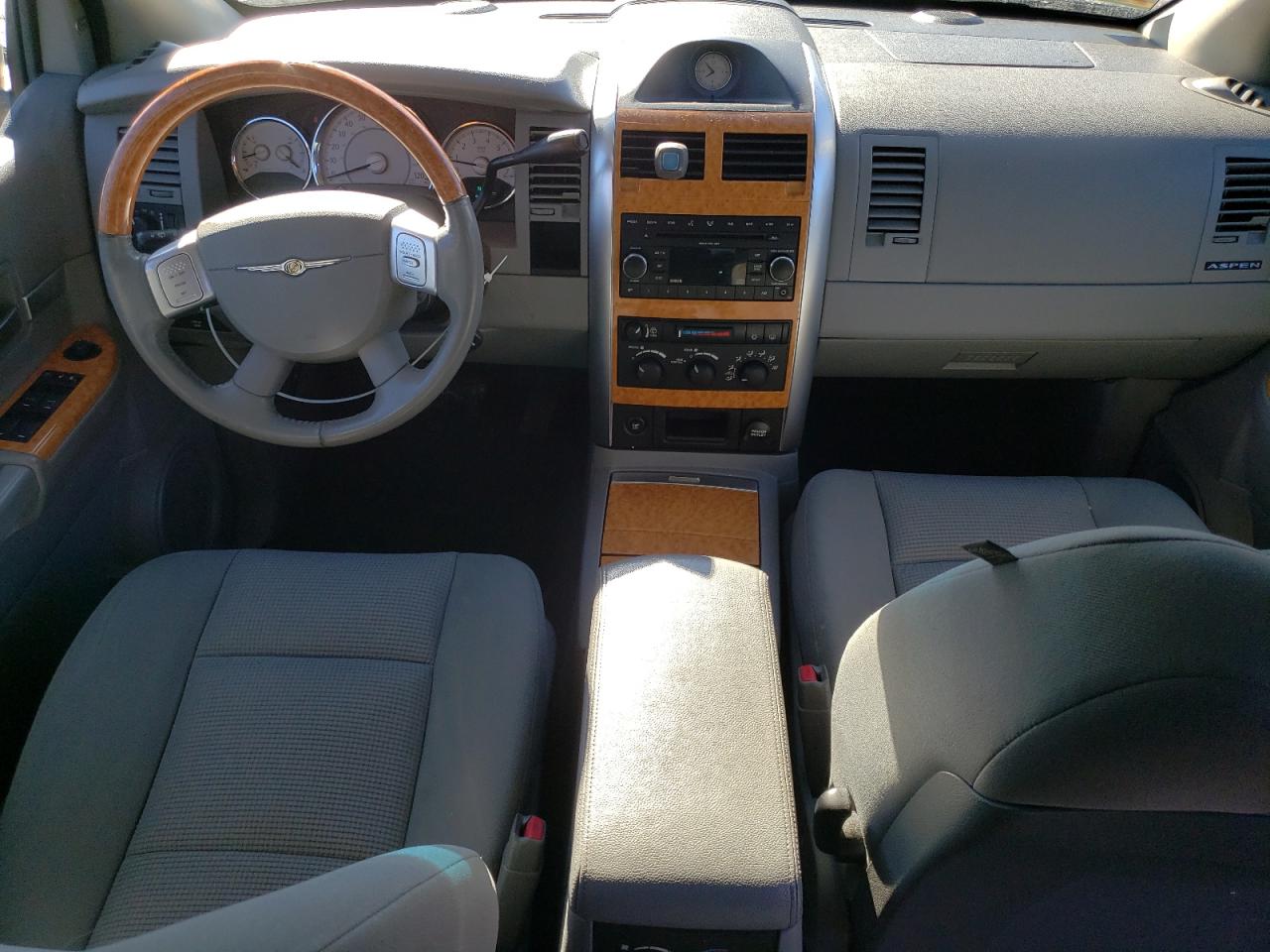 2008 Chrysler Aspen VIN 1A8HW58N18F127341 Copart auction photo, minor dent/scratches damage thumbnail 8