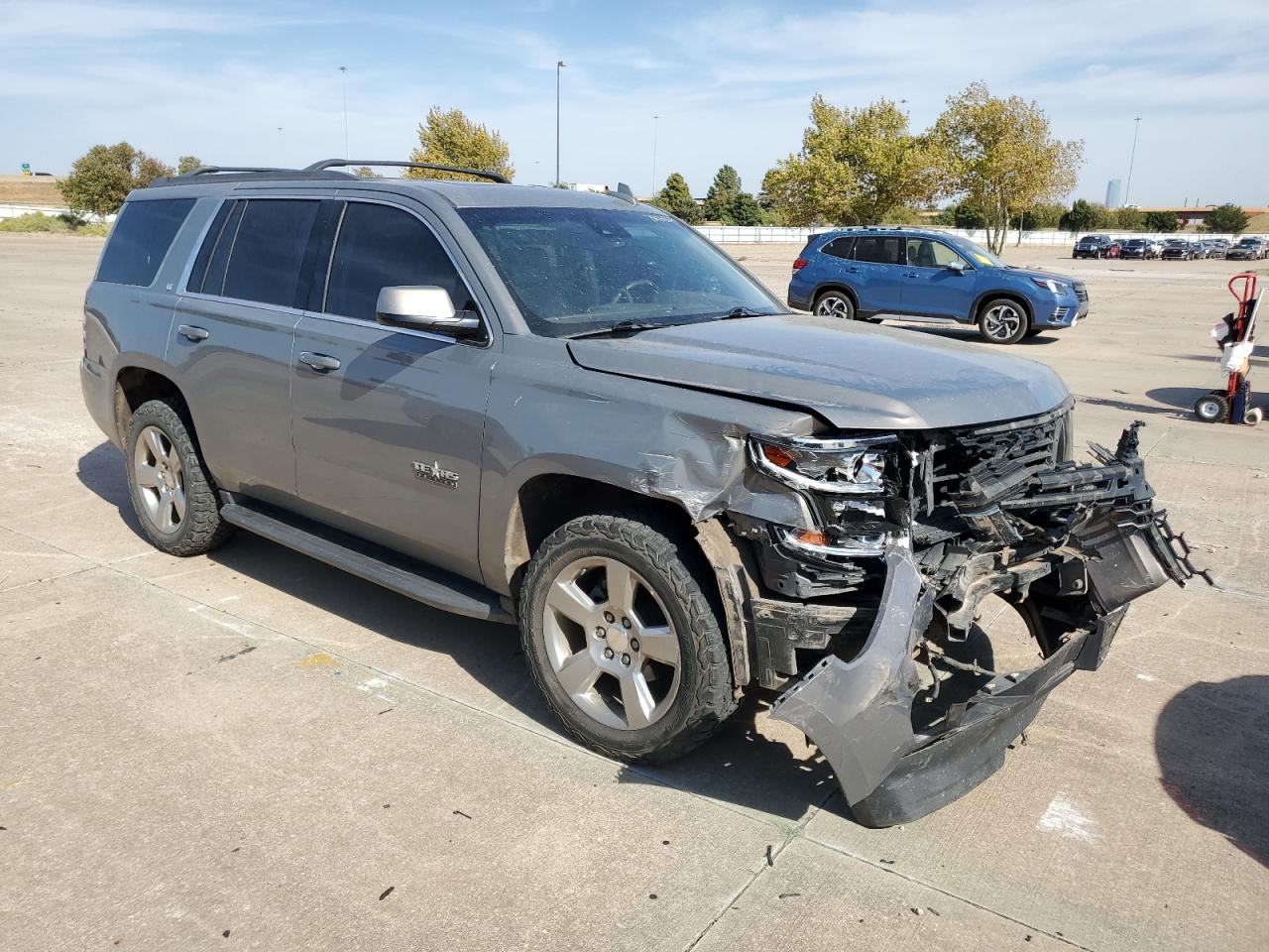 2017 Chevrolet Tahoe VIN 1GNSCBKC0HR316273 Copart auction photo, front end / minor dent/scratches damage thumbnail 4