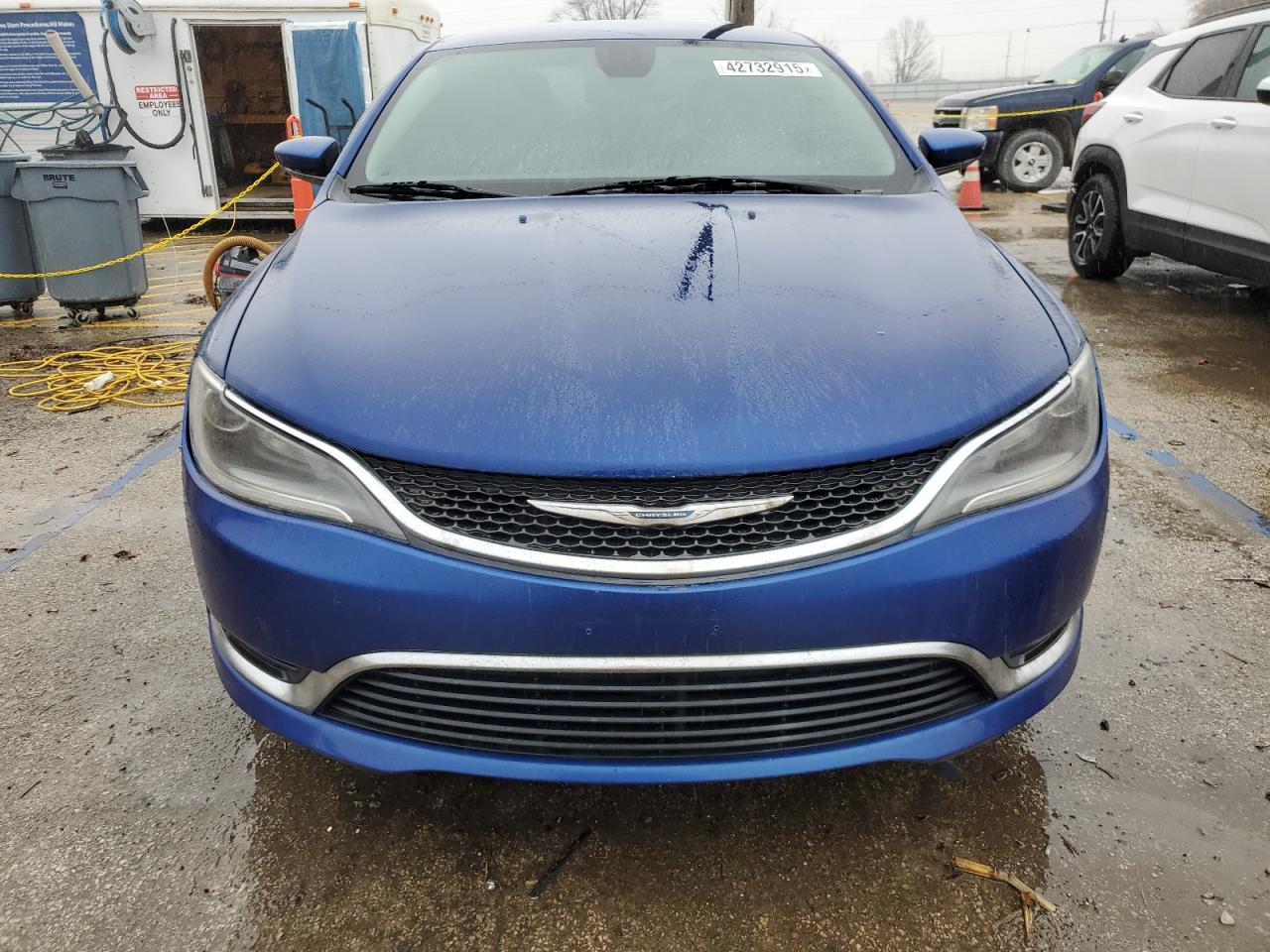 2015 Chrysler 200 VIN 1C3CCCAB6FN586726 Copart auction photo, rear end / minor dent/scratches damage thumbnail 5