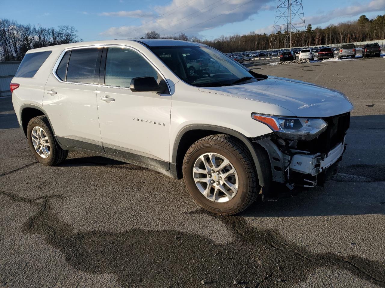 2021 Chevrolet Traverse VIN 1GNERFKWXMJ208152 Copart auction photo, front end damage thumbnail 4