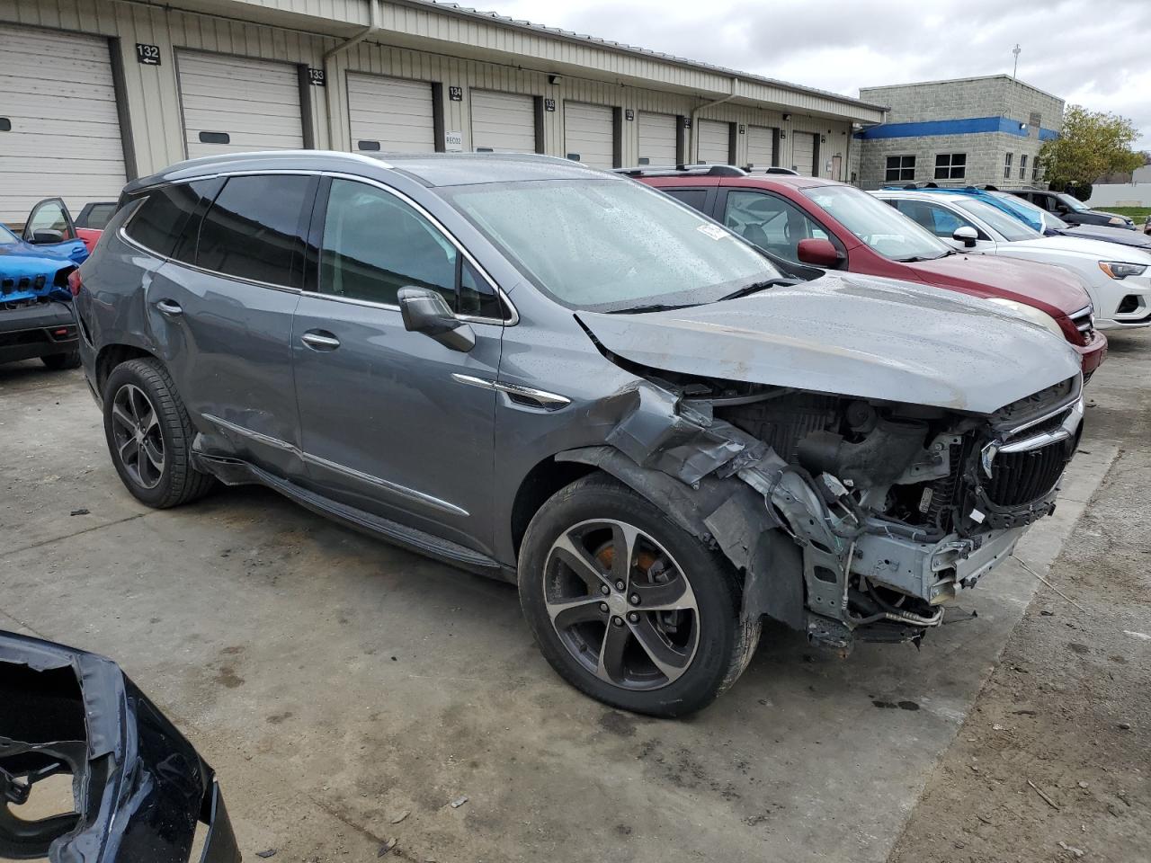 2020 Buick Enclave VIN 5GAERBKW1LJ115702 Copart auction photo, front end / side damage thumbnail 4