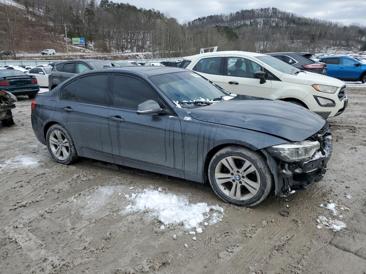 2016 BMW 3er VIN WBA8E3G58GNT74731 Copart auction photo, front end damage thumbnail 4