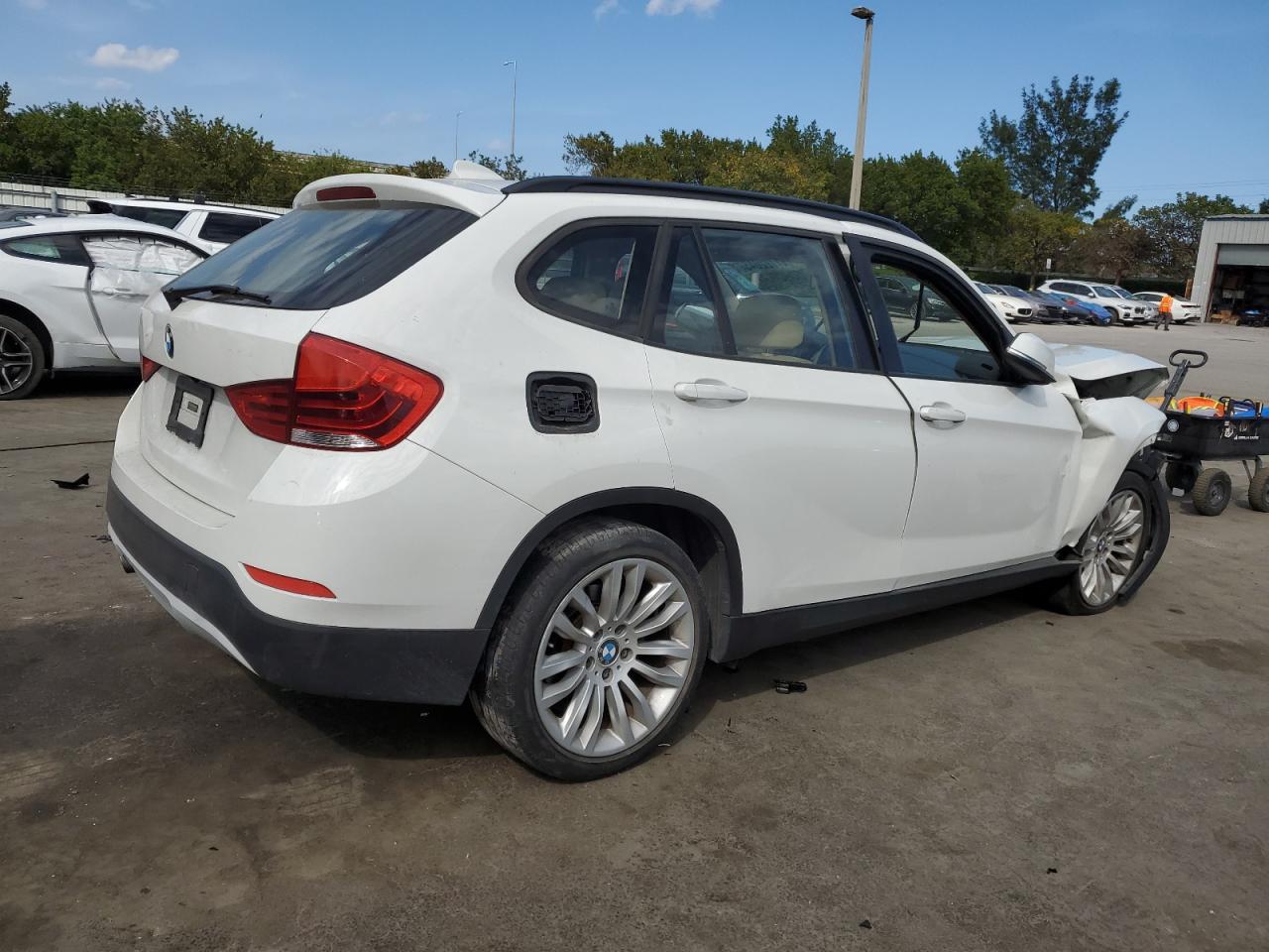 2013 BMW X1 VIN WBAVM1C54DVW42668 Copart auction photo, front end / side damage thumbnail 3