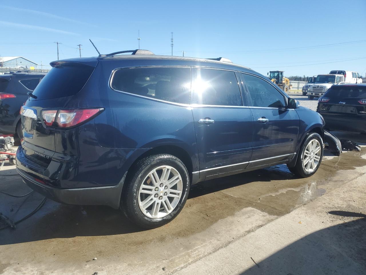 2015 Chevrolet Traverse VIN 1GNKVGKD5FJ368607 Copart auction photo, front end damage thumbnail 3