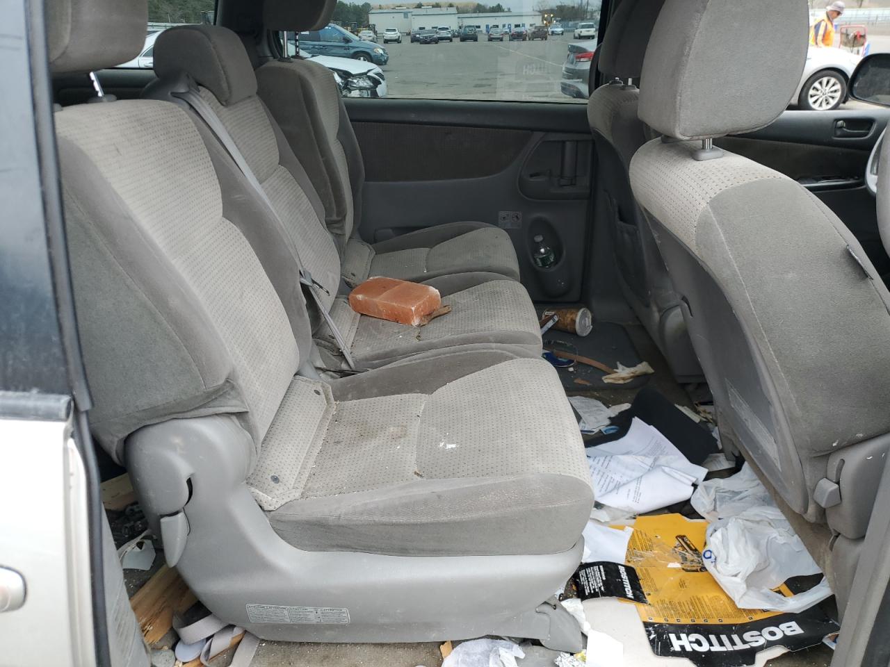 2010 Toyota Sienna VIN 5TDKK4CC5AS315245 Copart auction photo, burn - interior / burn damage thumbnail 11