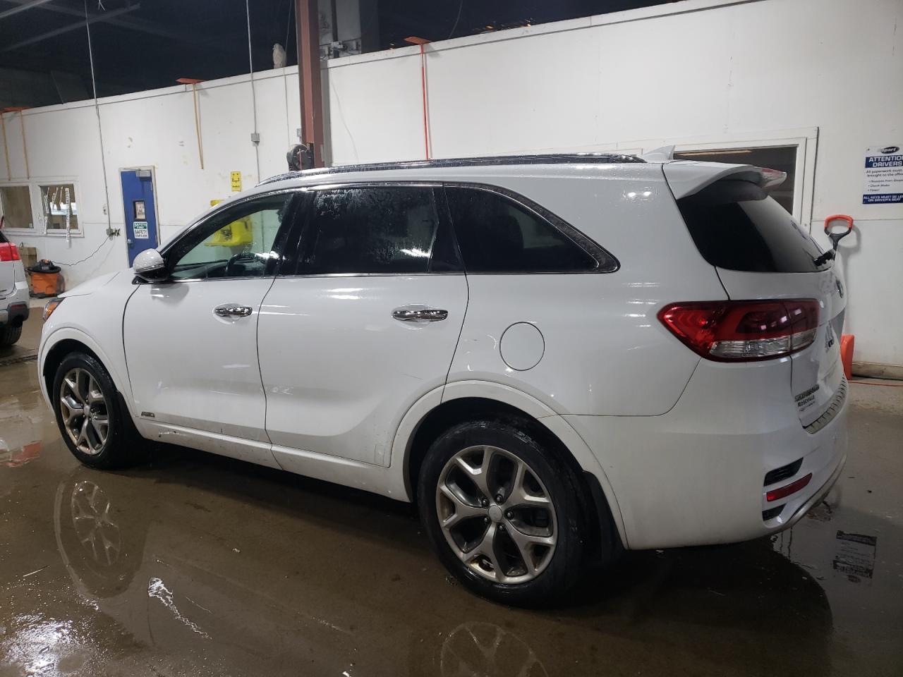 2018 KIA Sorento VIN 5XYPKDA52JG385227 Copart auction photo, rear end damage thumbnail 2