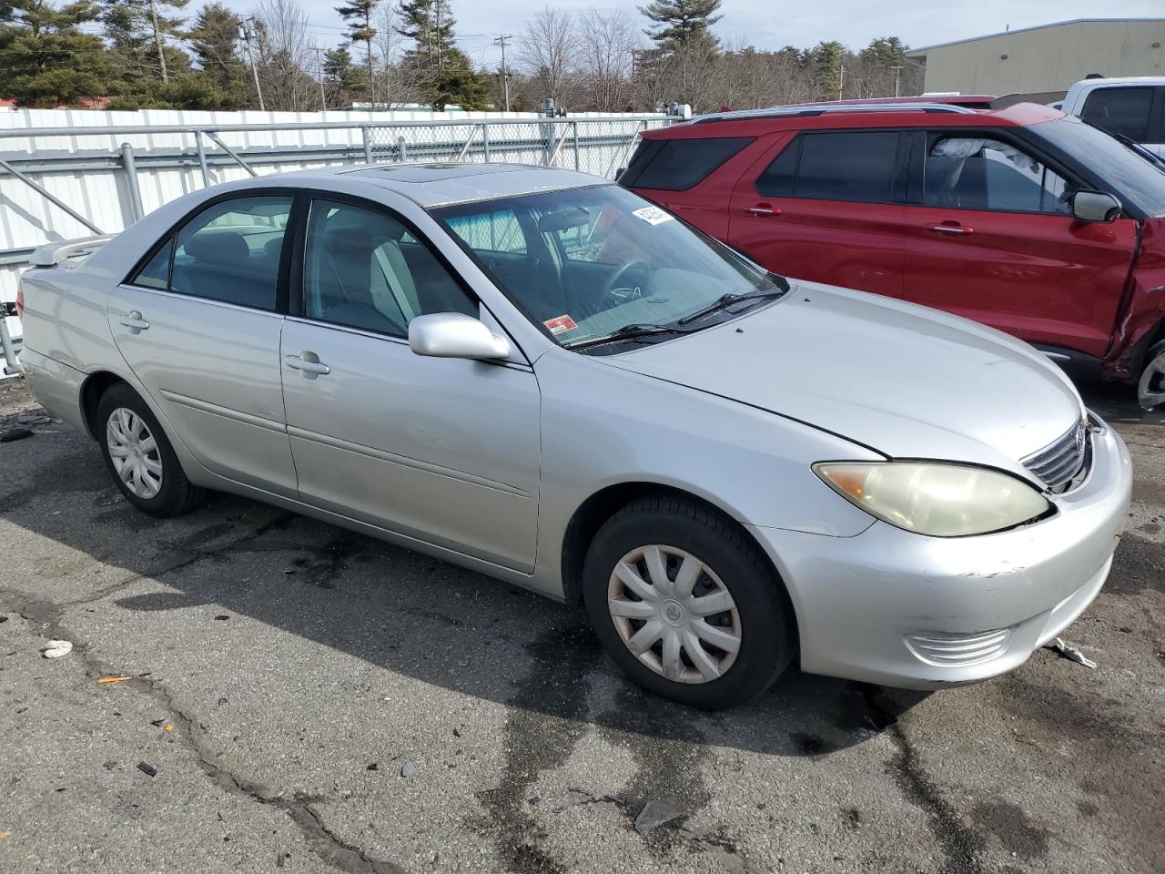 2005 Toyota Camry VIN 4T1BE32K25U978893 Copart auction photo, front end / side damage thumbnail 4